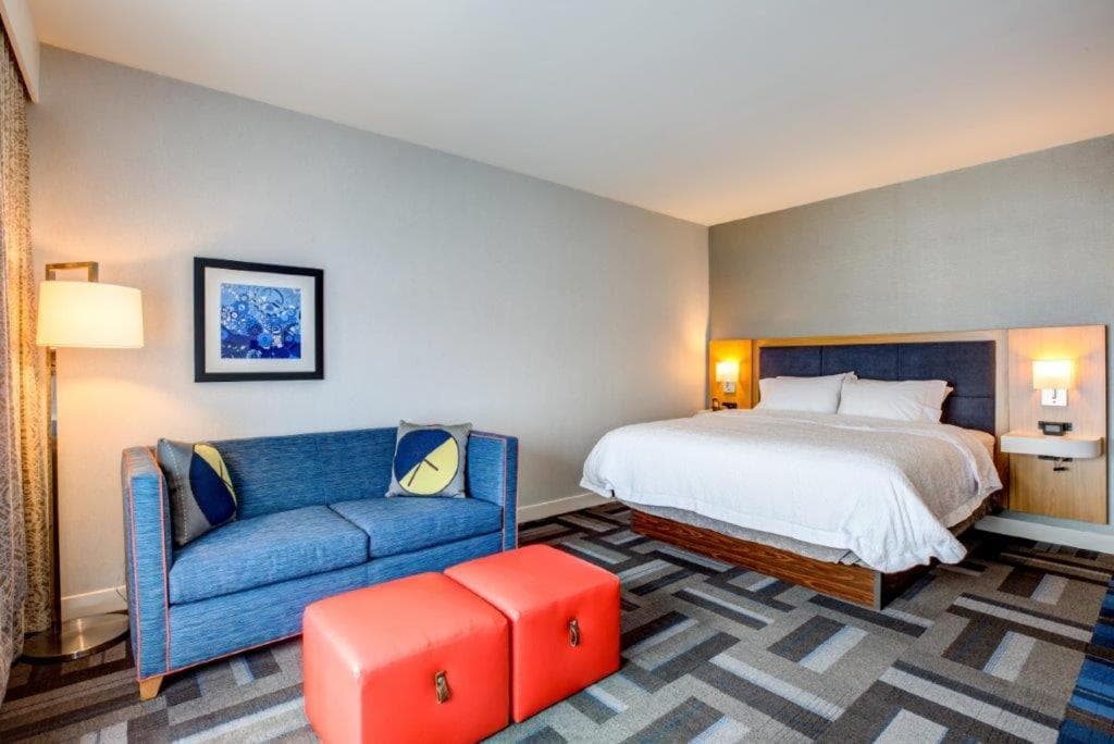 Hampton Inn & Suites Boston/Waltham gallery photo in Waltham, MA — image 42