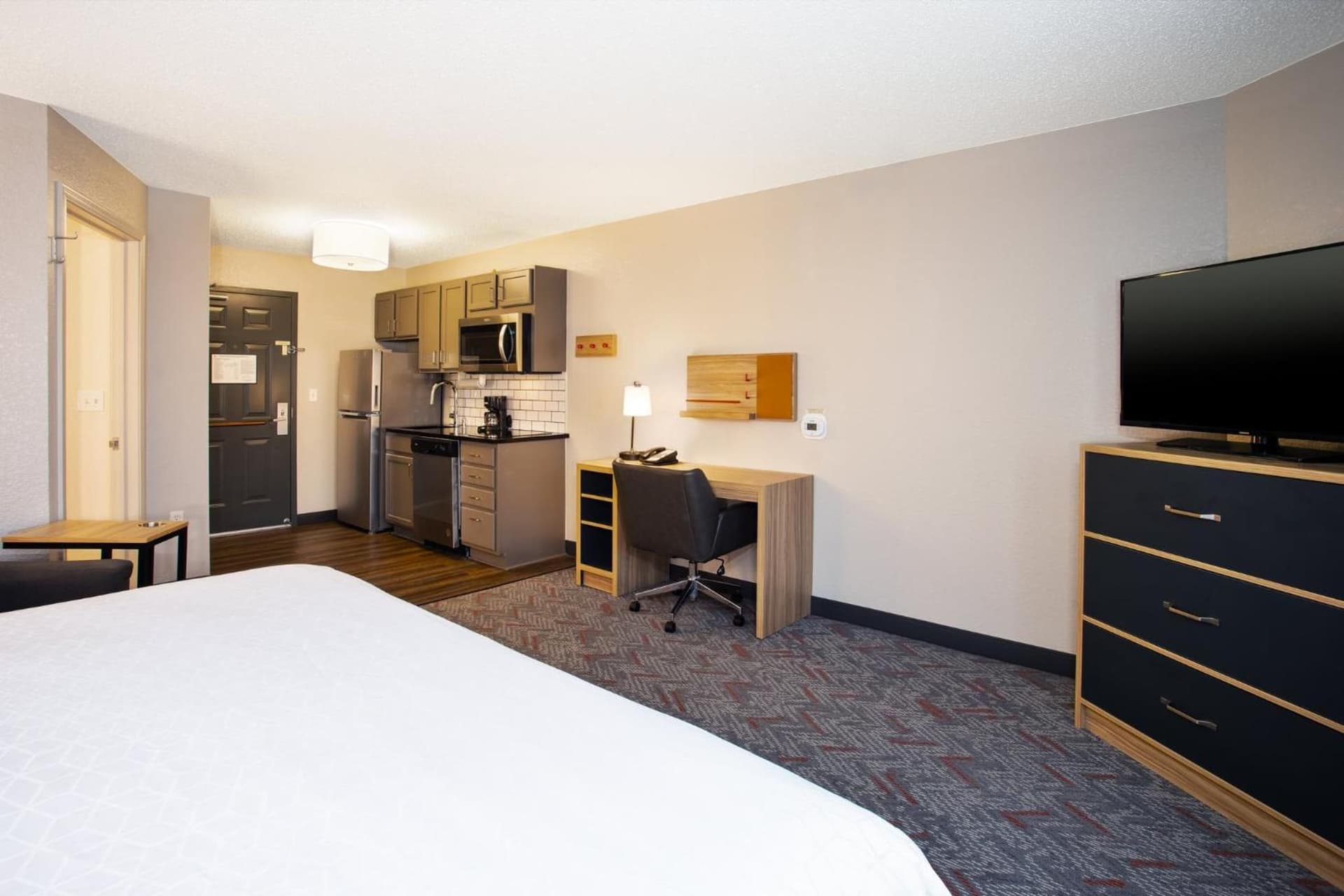 Candlewood Suites Kenosha - Pleasant Prairie by IHG gallery photo in Pleasant Prairie, WI — image 31