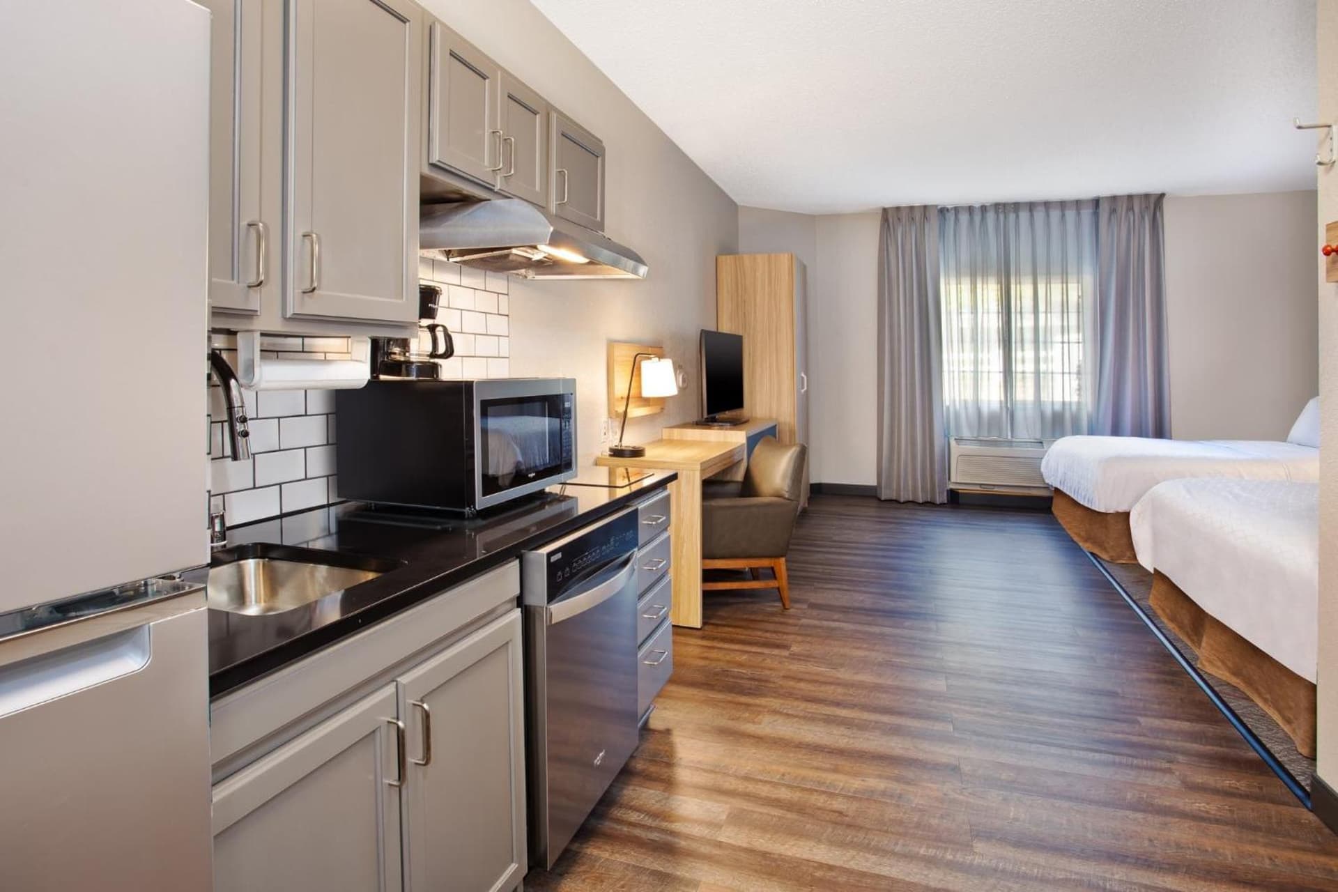 Candlewood Suites Kenosha - Pleasant Prairie by IHG gallery photo in Pleasant Prairie, WI — image 9