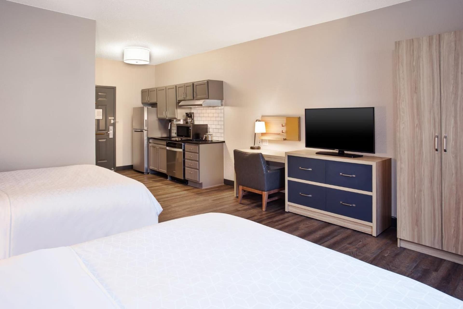 Candlewood Suites Kenosha - Pleasant Prairie by IHG gallery photo in Pleasant Prairie, WI — image 28