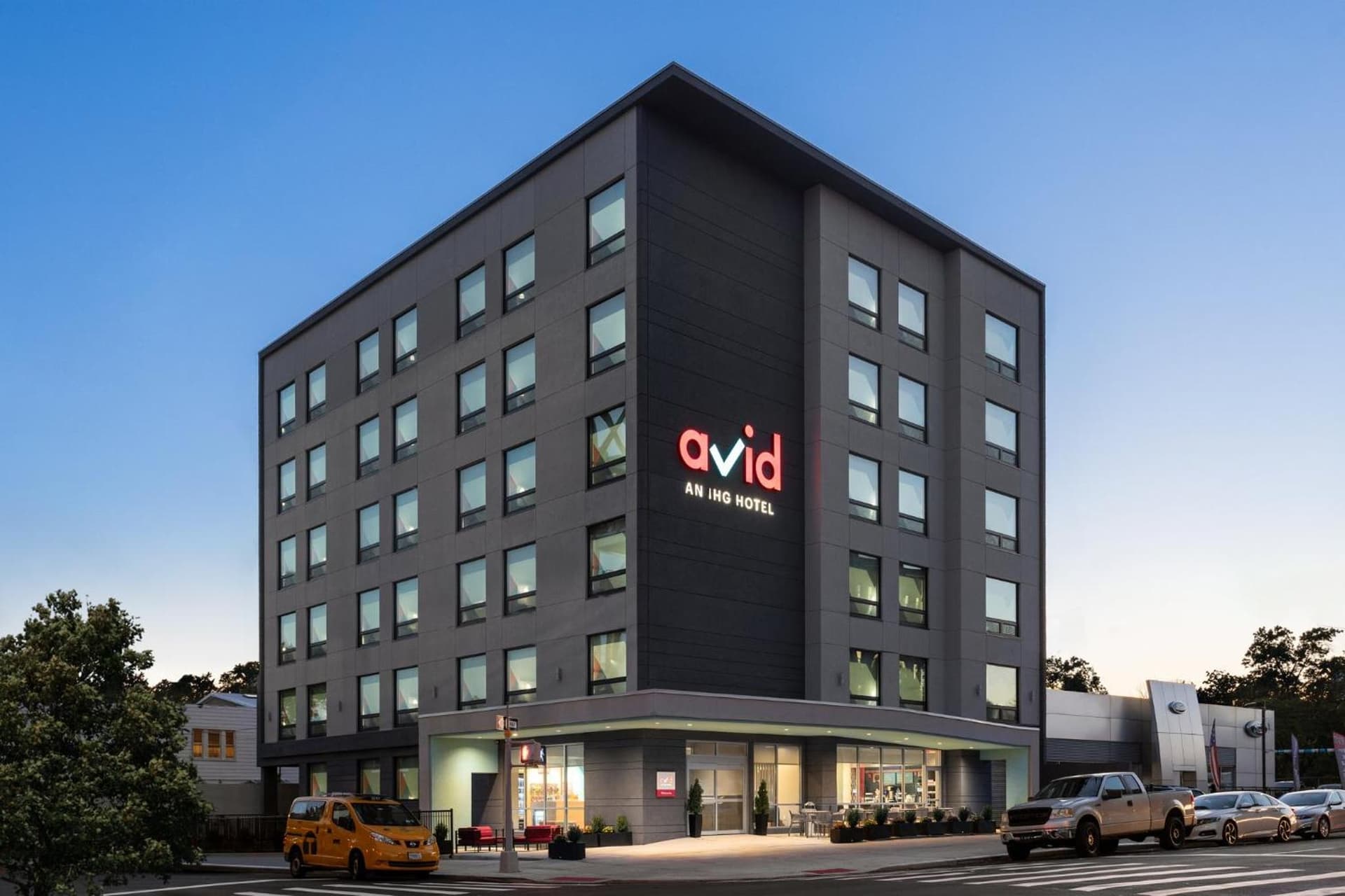 avid hotels - Brooklyn Dyker Heights by IHG gallery photo in Brooklyn, NY — image 19