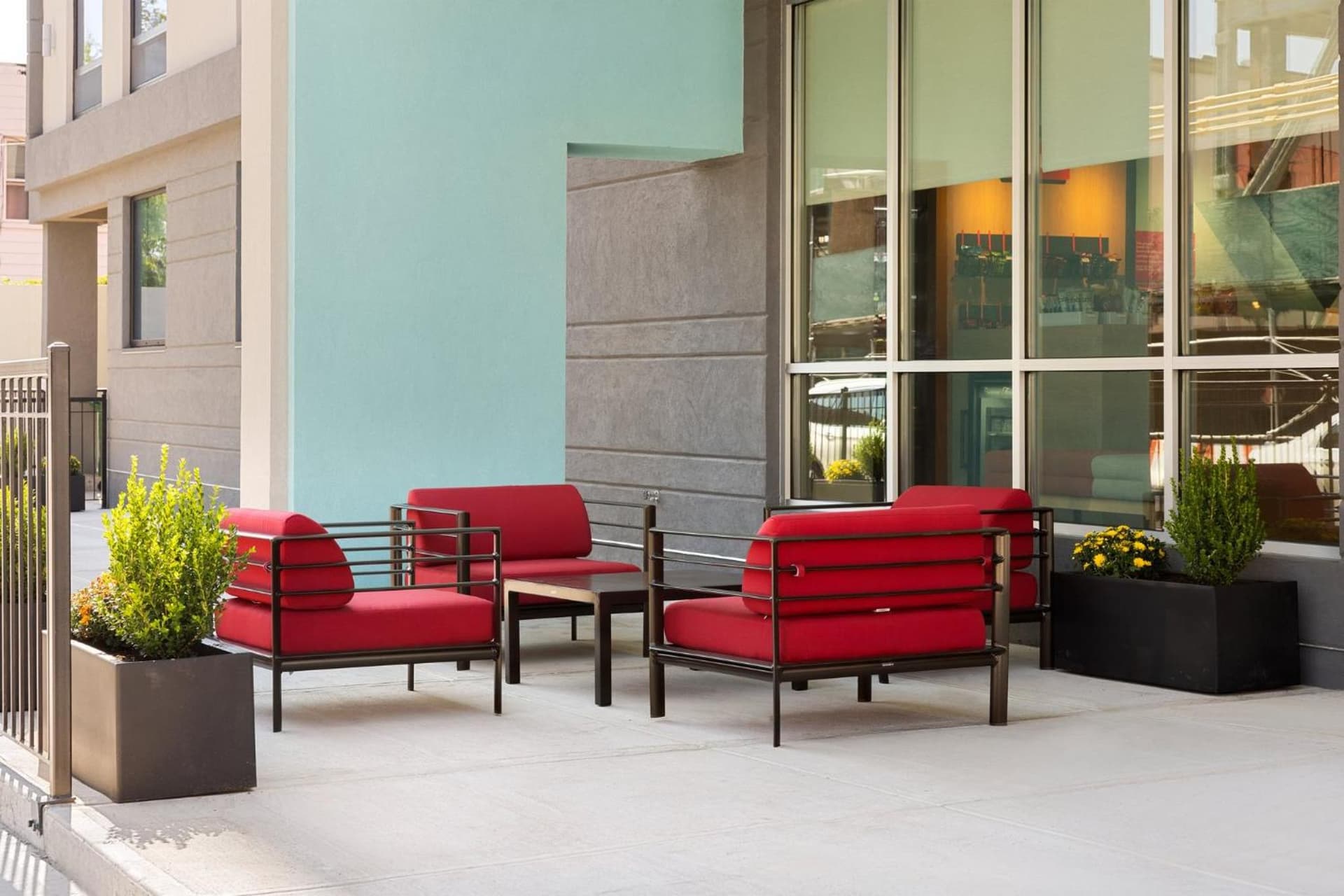 avid hotels - Brooklyn Dyker Heights by IHG gallery photo in Brooklyn, NY — image 46