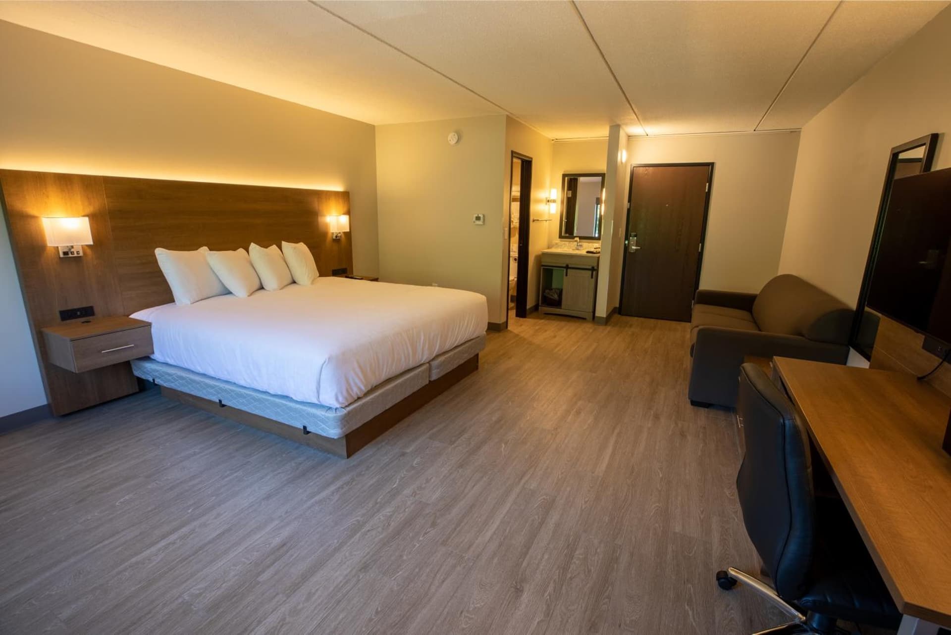 Superior Stay Hotel property views in Marquette, MI — gallery photo 3