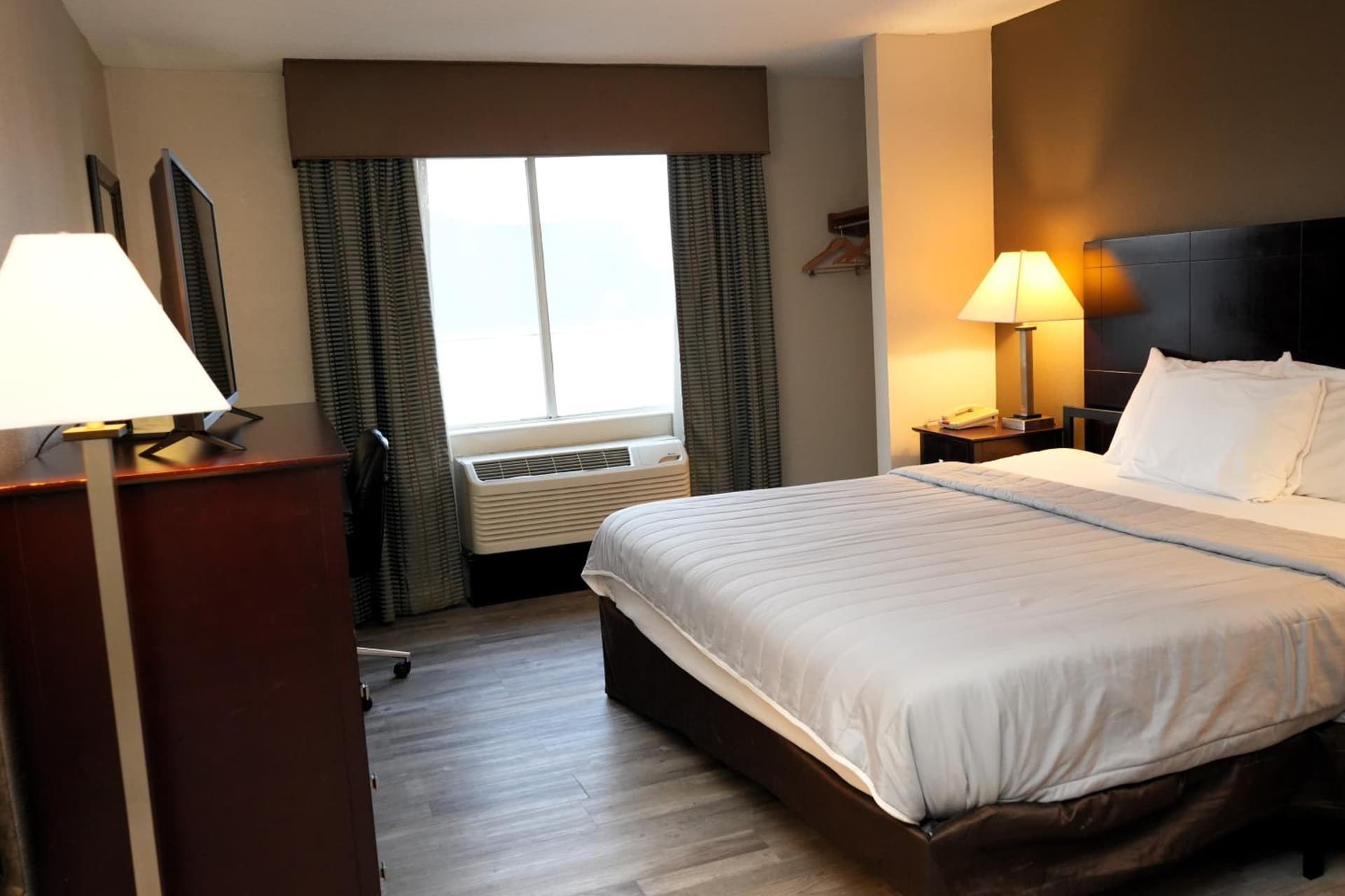 Copley Inn & Suites By OYO Akron OH gallery photo in Akron, OH — image 21
