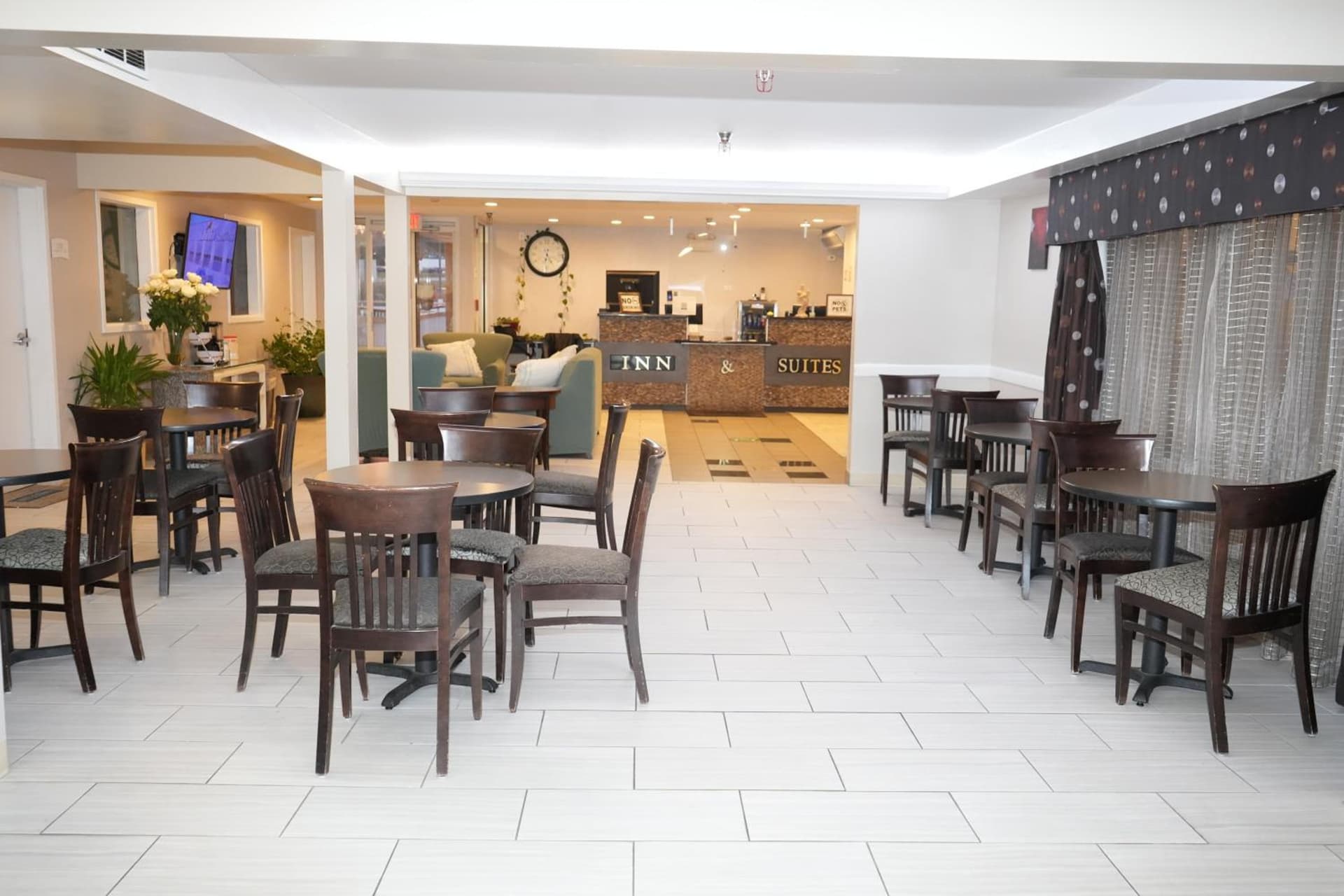 Copley Inn & Suites By OYO Akron OH property views in Akron, OH — gallery photo 3