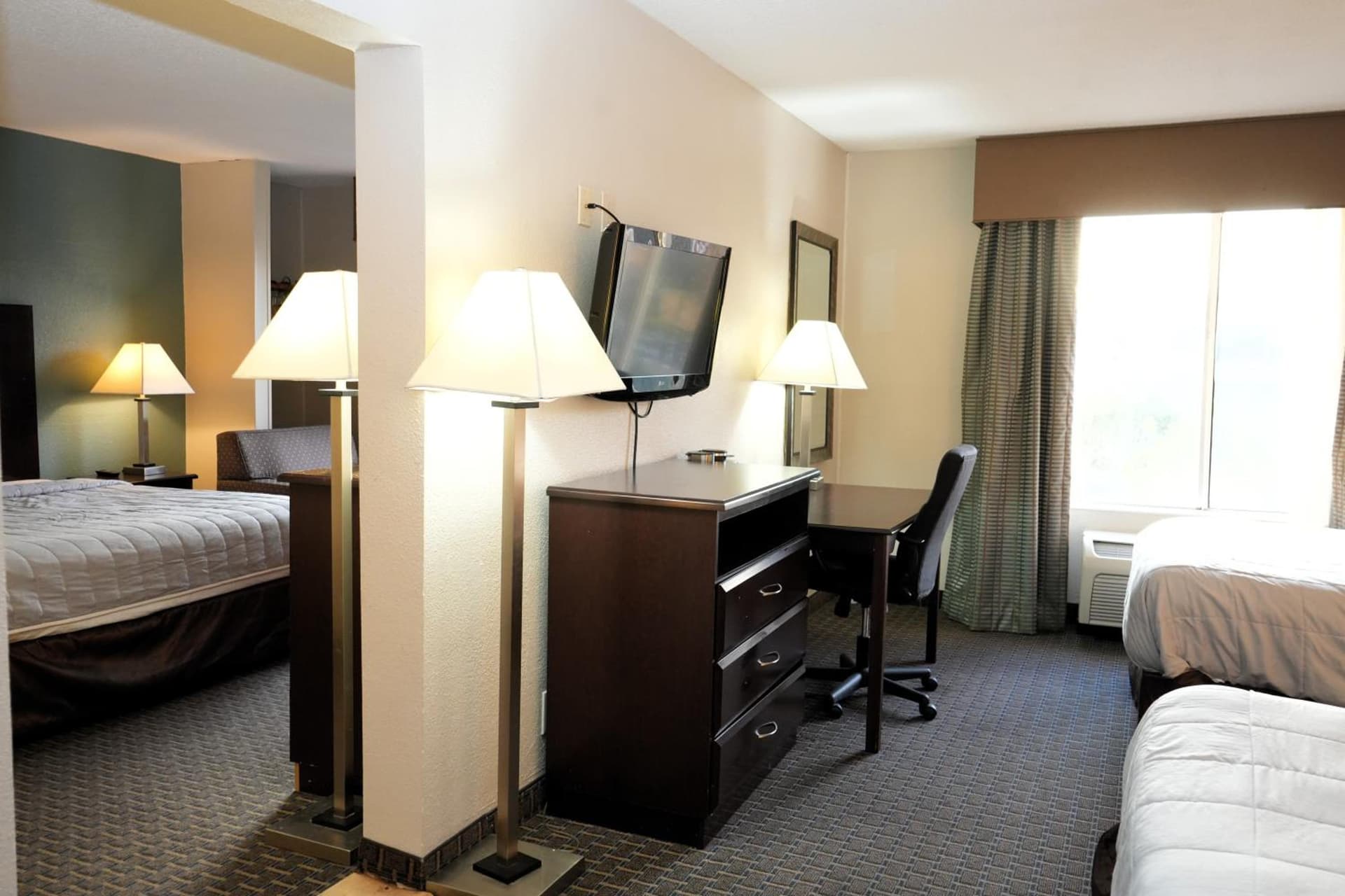 Copley Inn & Suites By OYO Akron OH gallery photo in Akron, OH — image 7