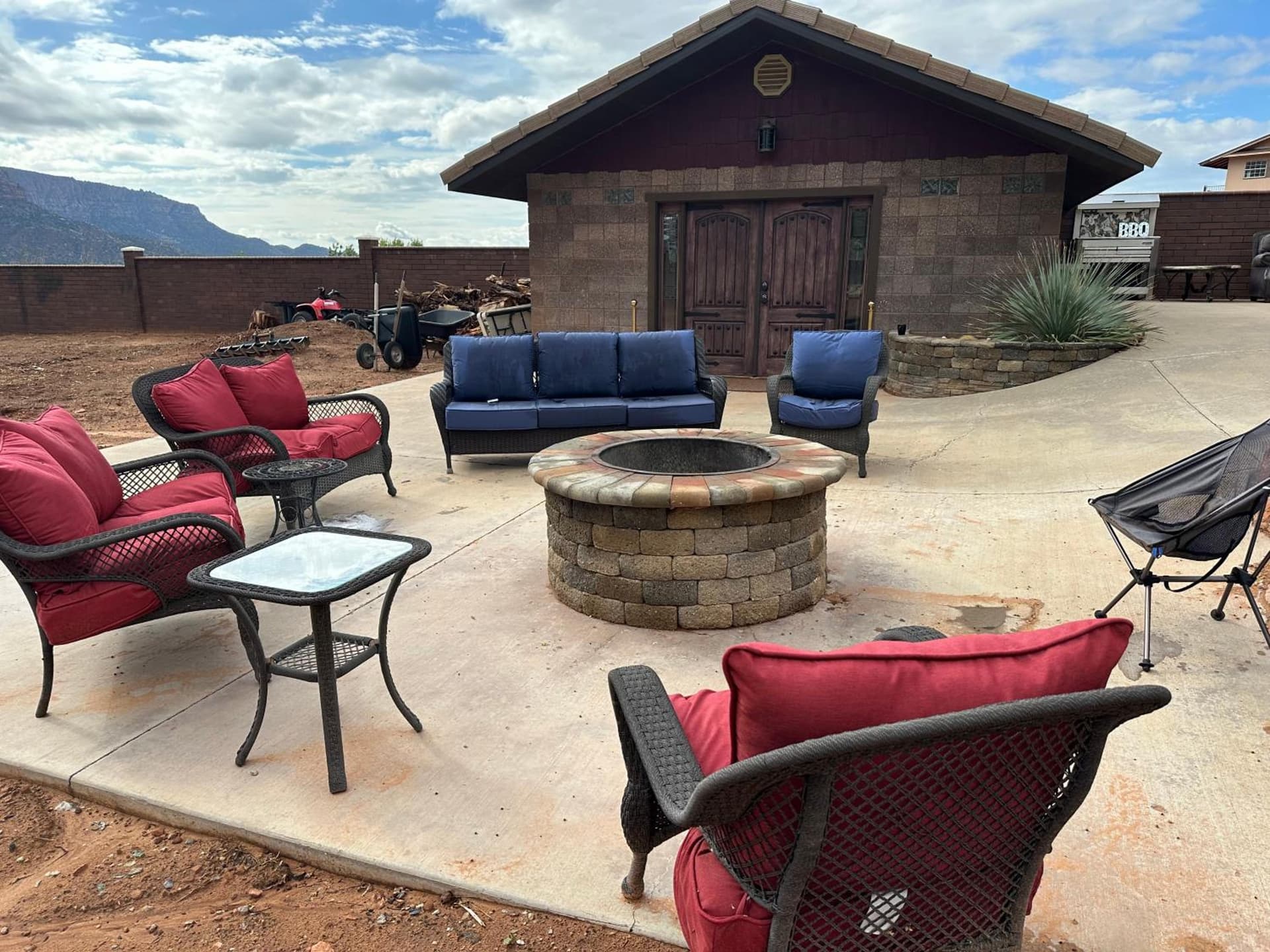 Zion Cliff Lodge property views in Hildale, UT — gallery photo 3