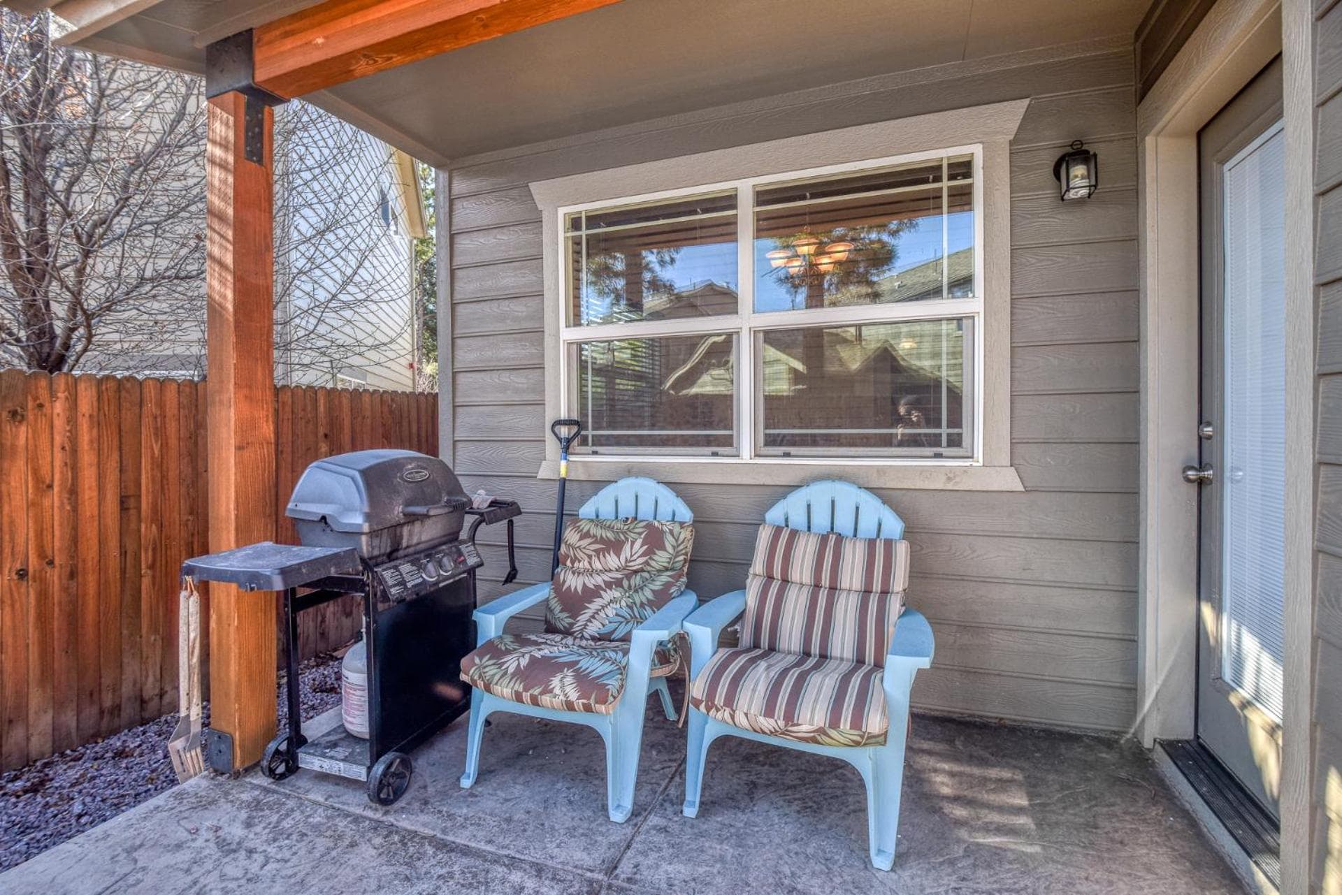 Flagstaff Retreat 3BR Townhome with Jetted Tub featured exterior or lobby in Flagstaff, AZ — similar hotel