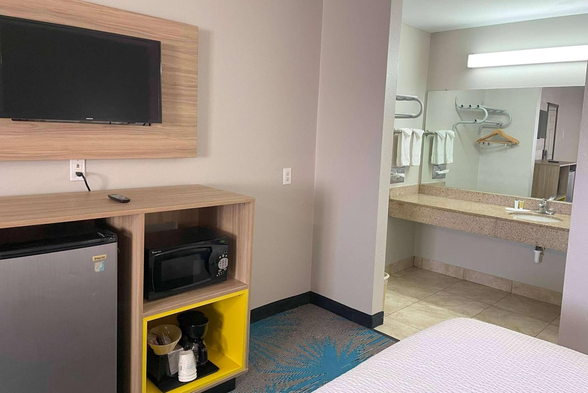 Days Inn by Wyndham Temple gallery photo in Temple, TX — image 48