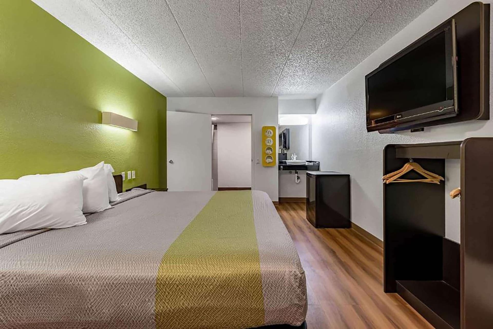 Days Inn by Wyndham Cincinnati I-71 gallery photo in Cincinnati, OH — image 5