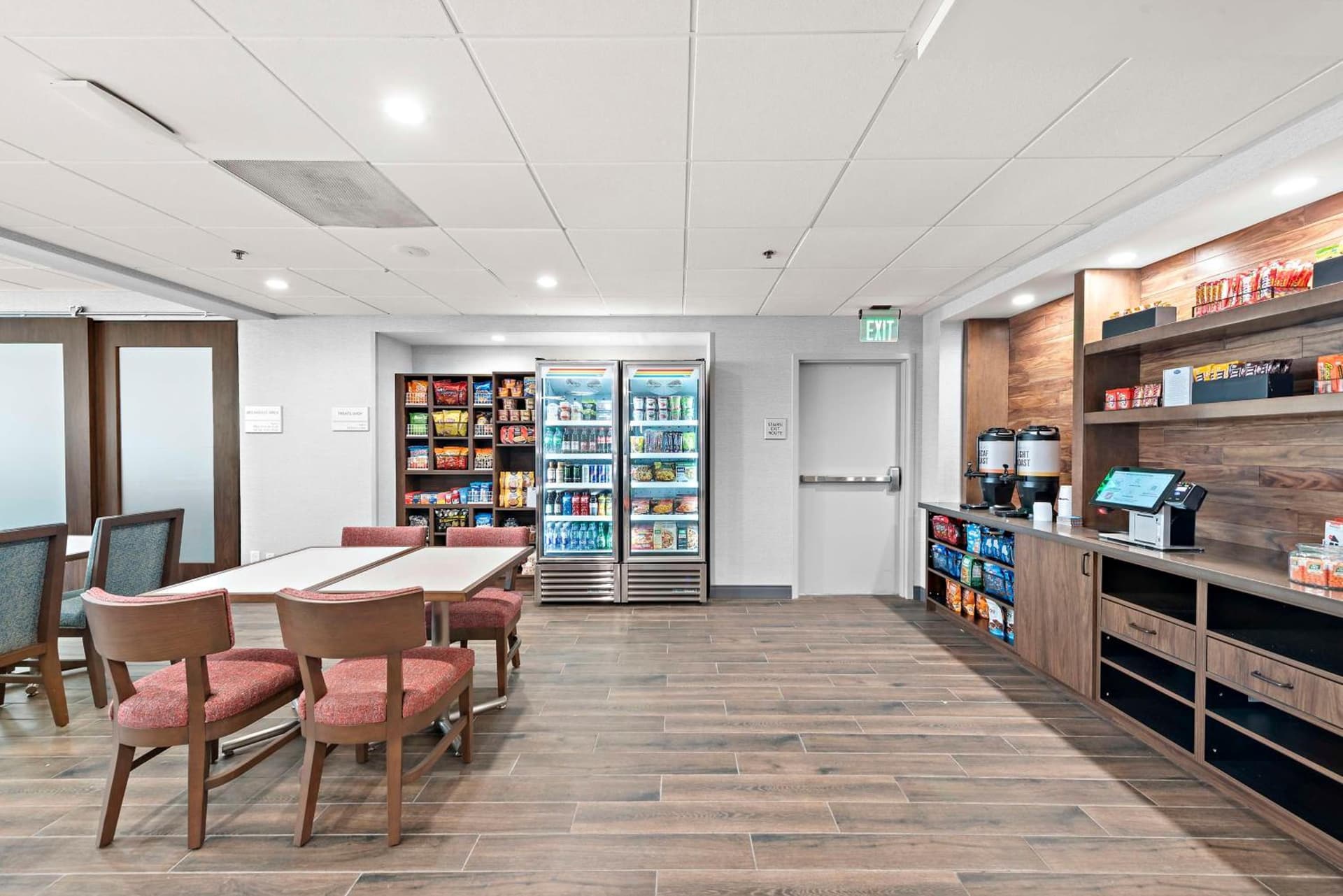 Hampton Inn by Hilton Los Angeles Airport LAX gallery photo in Los Angeles, CA — image 51