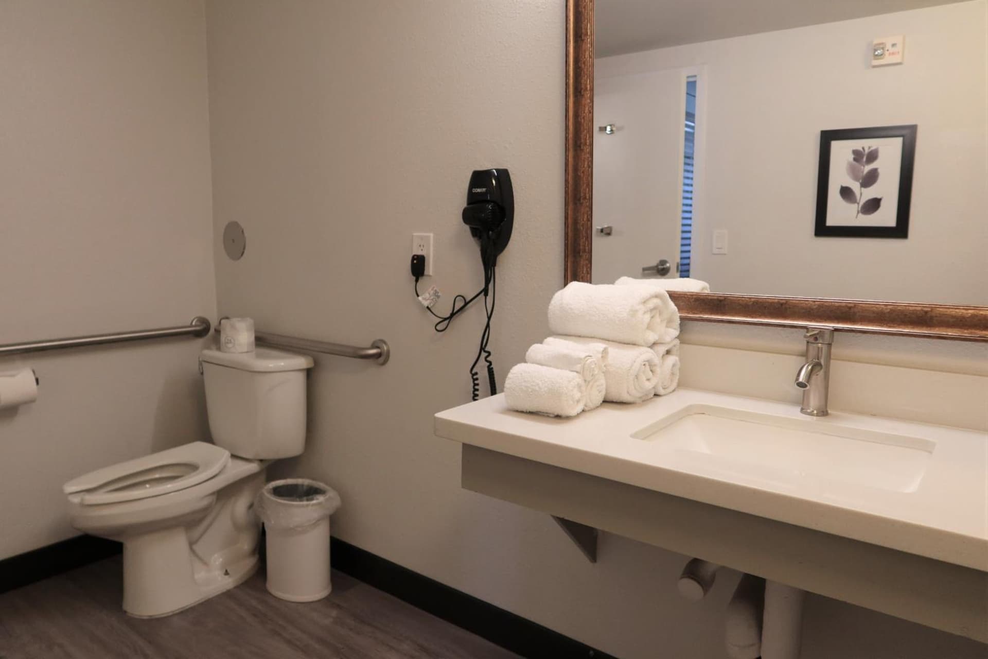 GreenTree Inn & Suites Phoenix Sky Harbor gallery photo in Phoenix, AZ — image 32