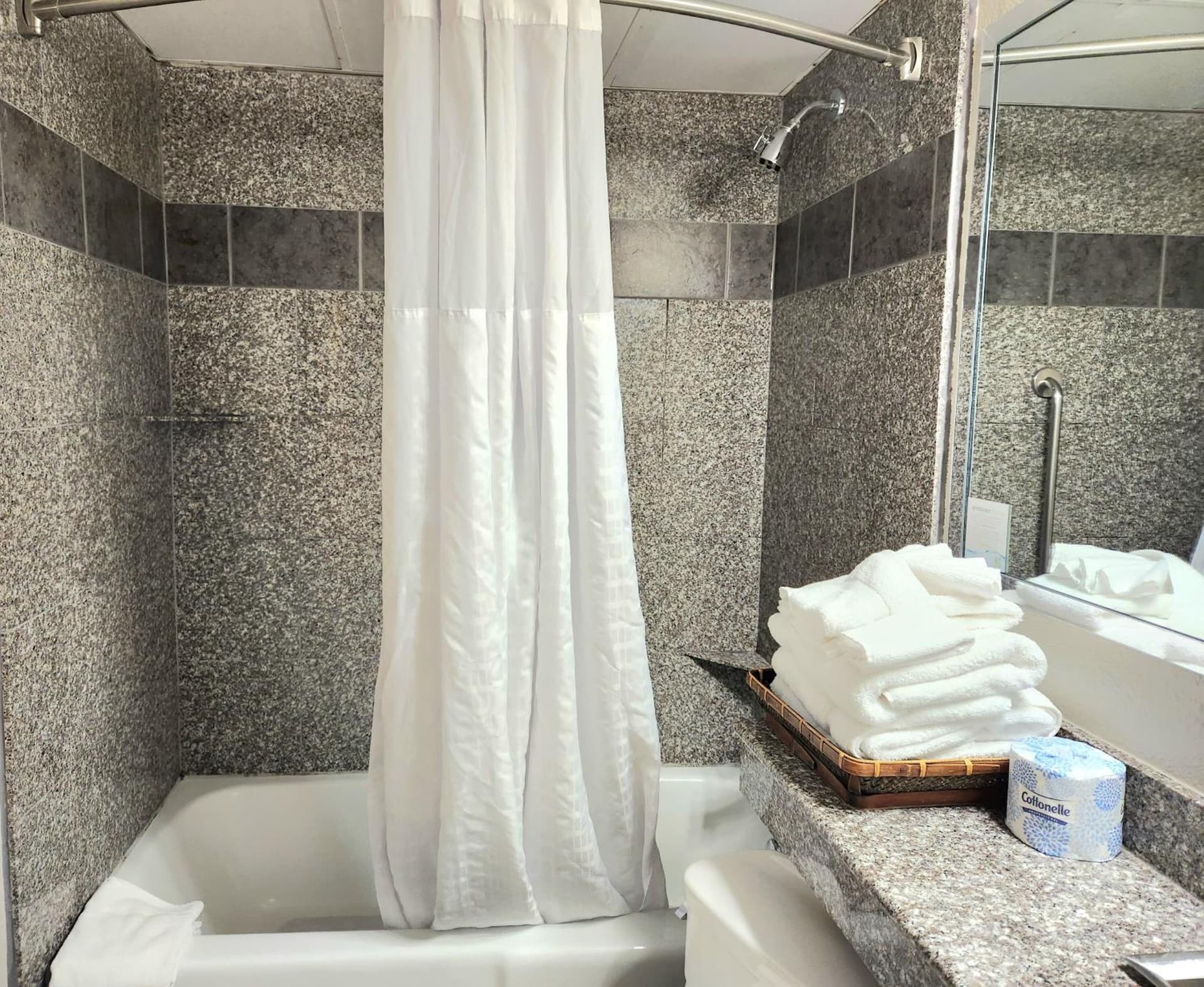 Wyndham Garden Hotel Austin gallery photo in Austin, TX — image 14