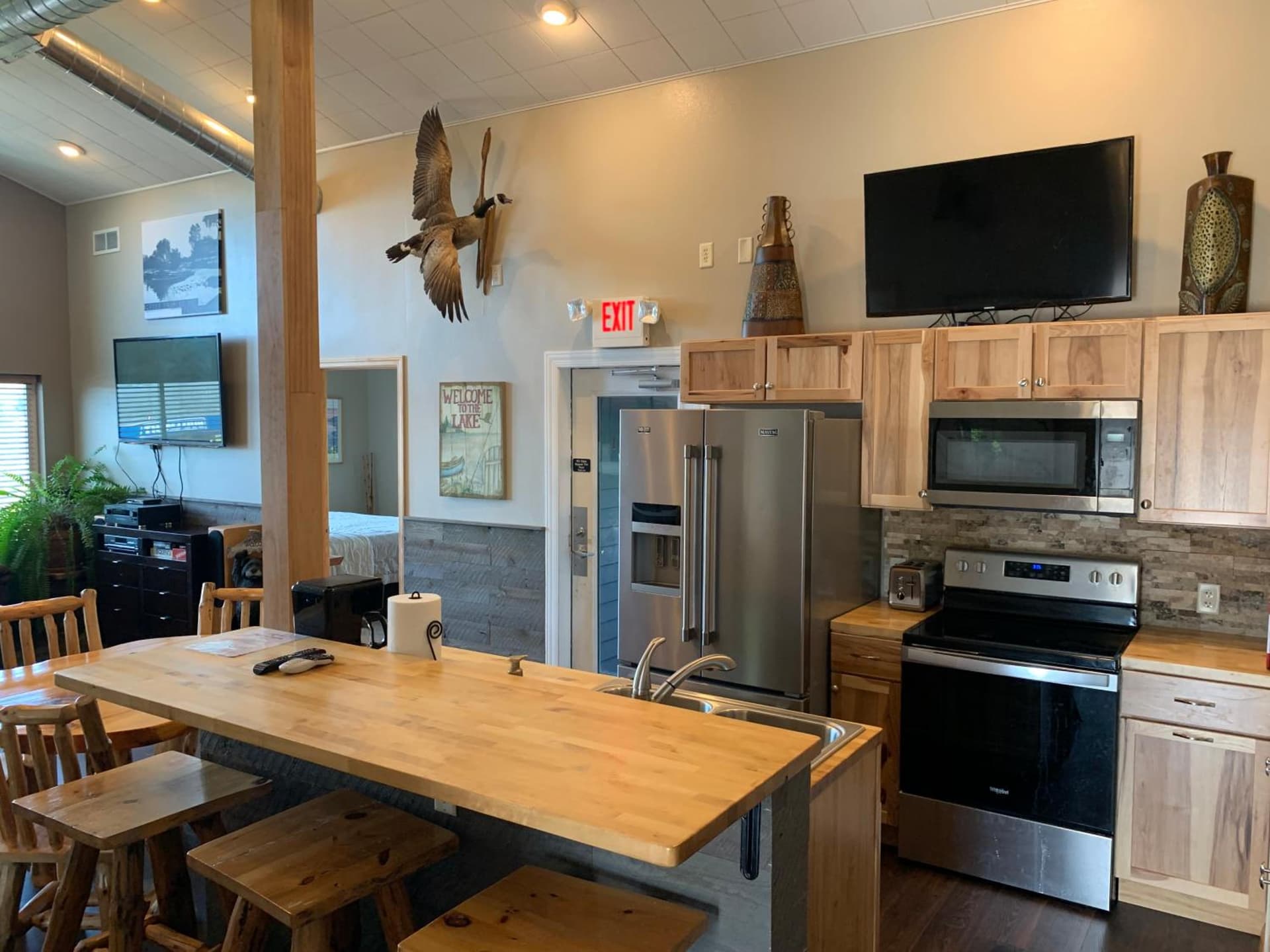 Luckys Lodge property views in Lodi, WI — gallery photo 3