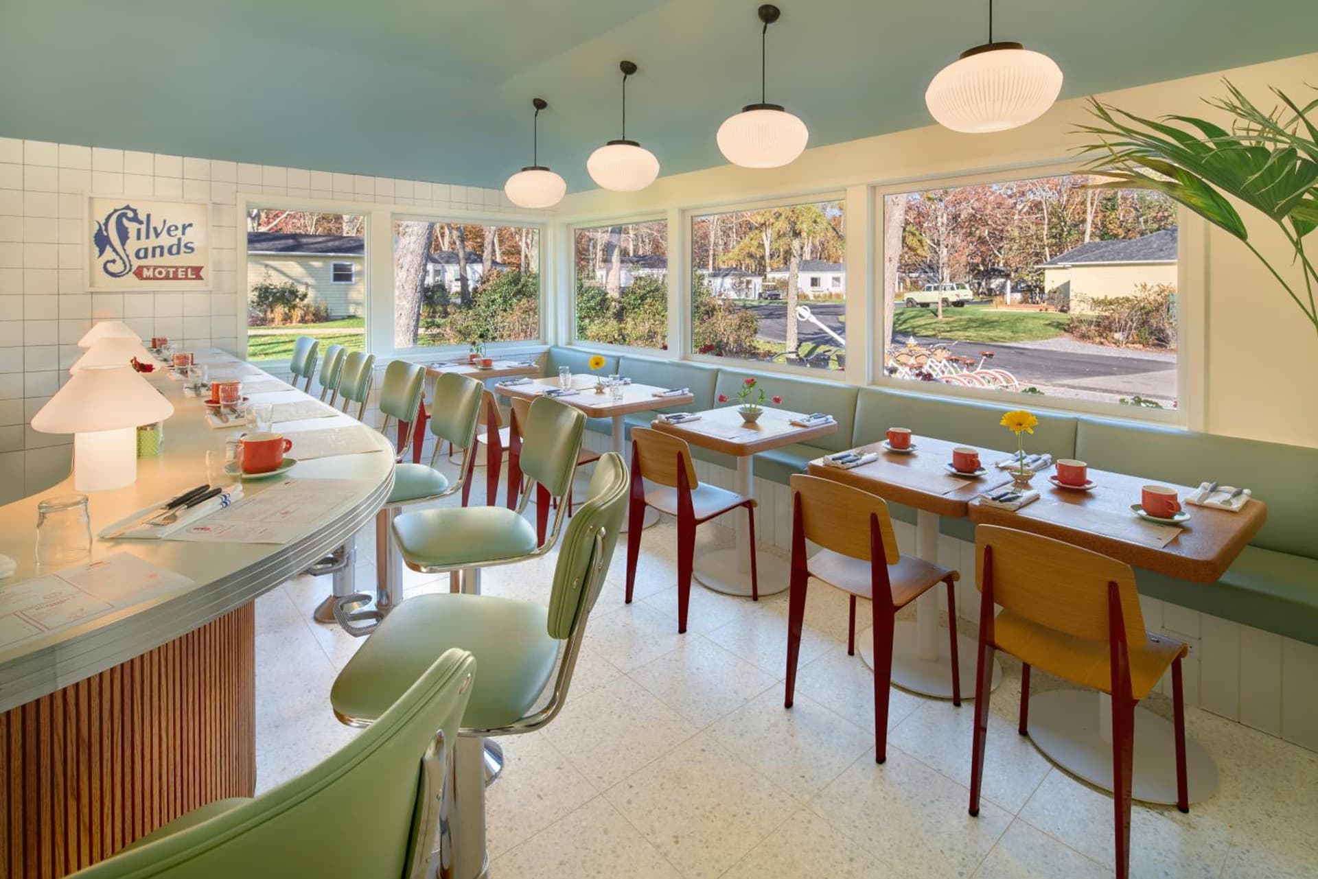 Silver Sands Motel & Beach Bungalows gallery photo in Greenport, NY — image 102