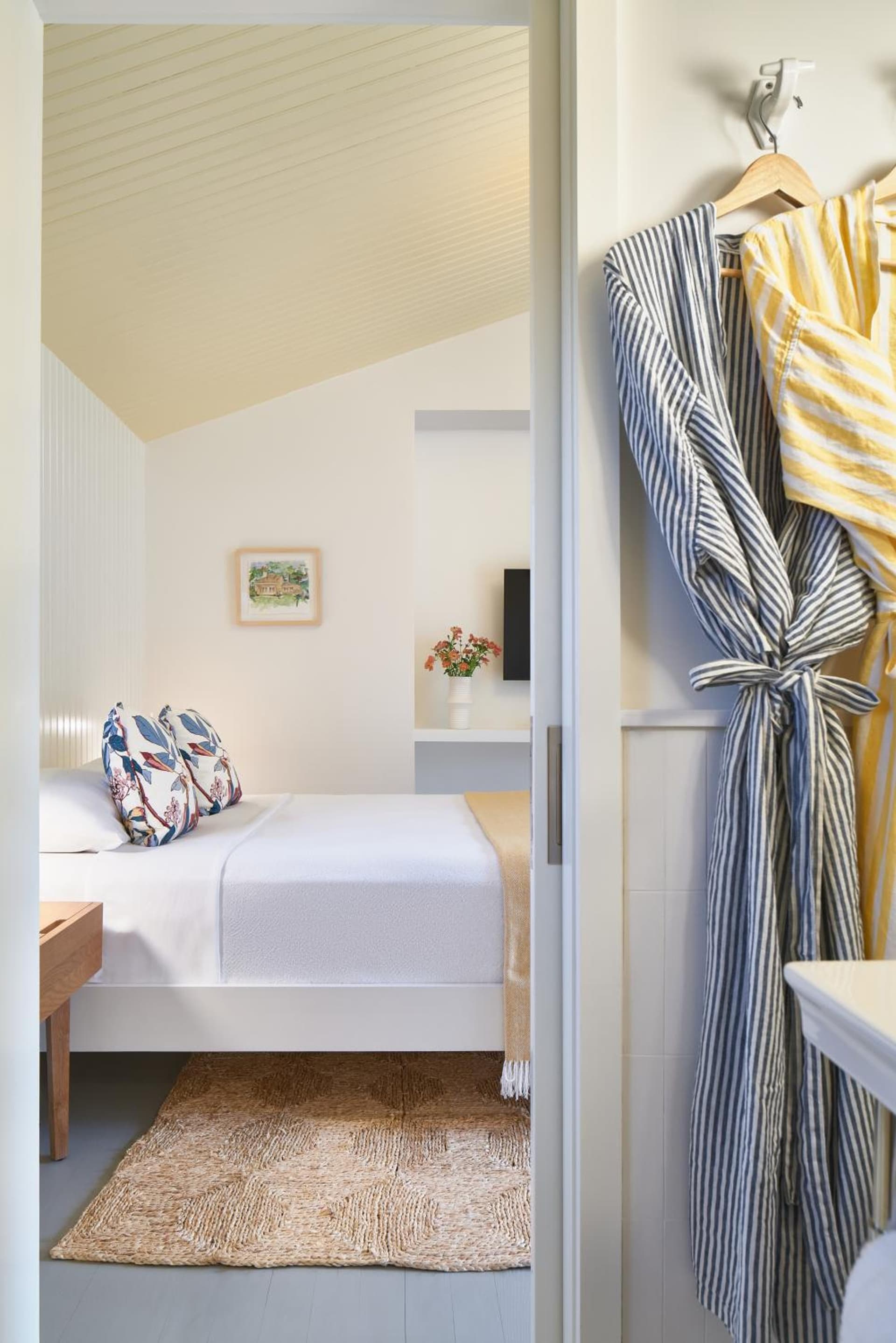 Silver Sands Motel & Beach Bungalows gallery photo in Greenport, NY — image 48