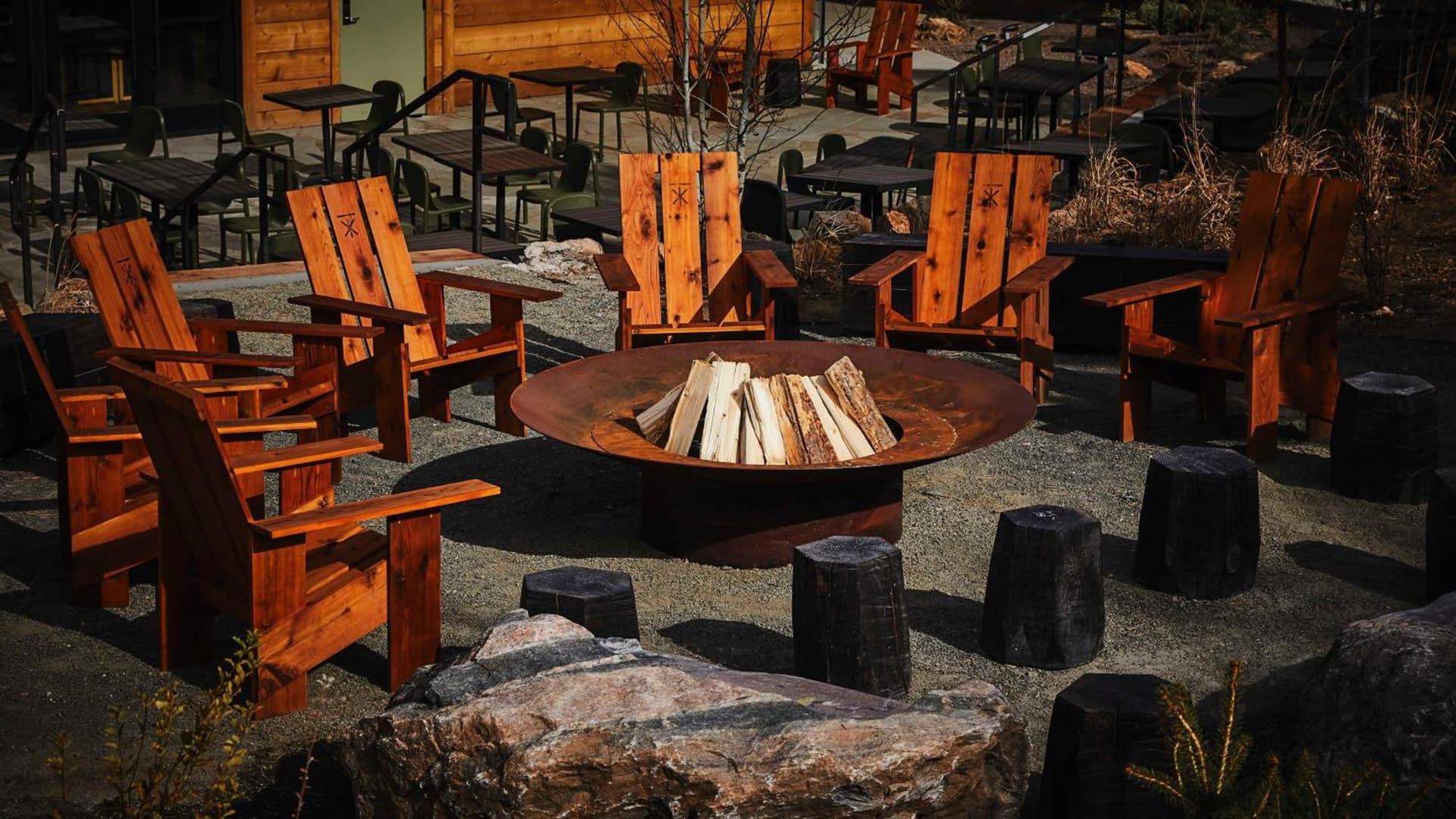 Trailhead Lodge property views in Estes Park, CO — gallery photo 3