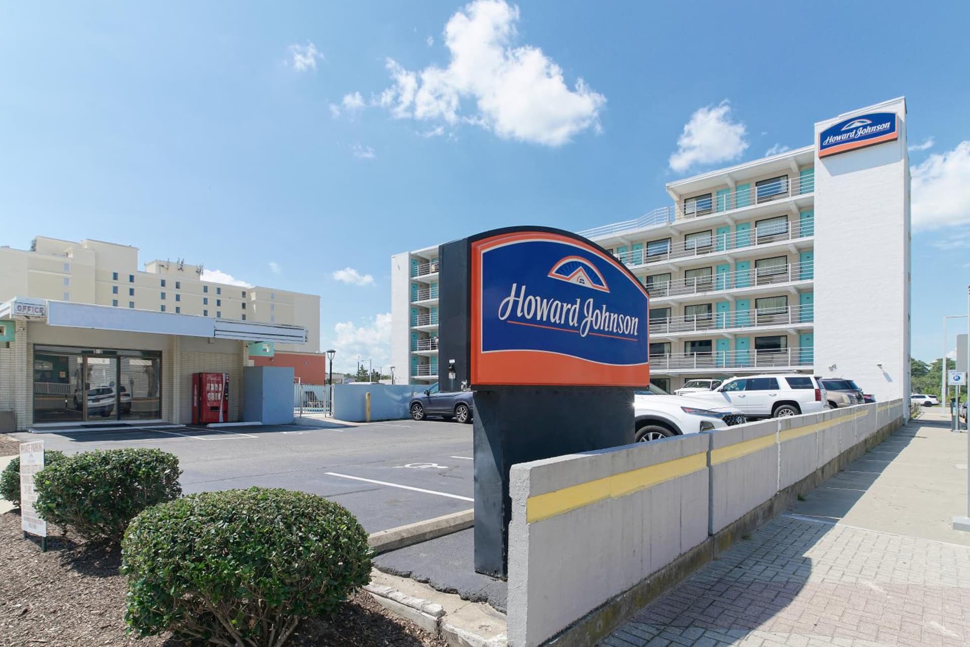 Howard Johnson by Wyndham Virginia Beach At The Beach featured exterior or lobby in Virginia Beach, VA — similar hotel