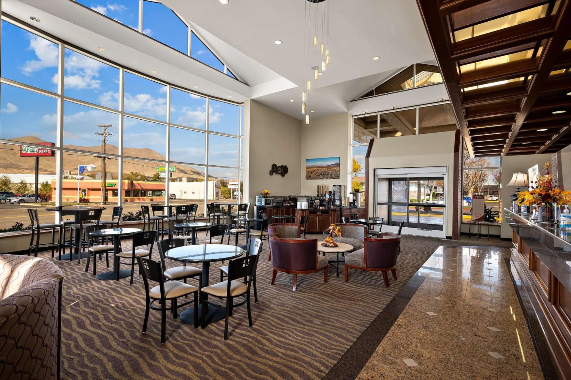 Best Western Plus Gold Country Inn interior in Winnemucca, NV — gallery photo 2