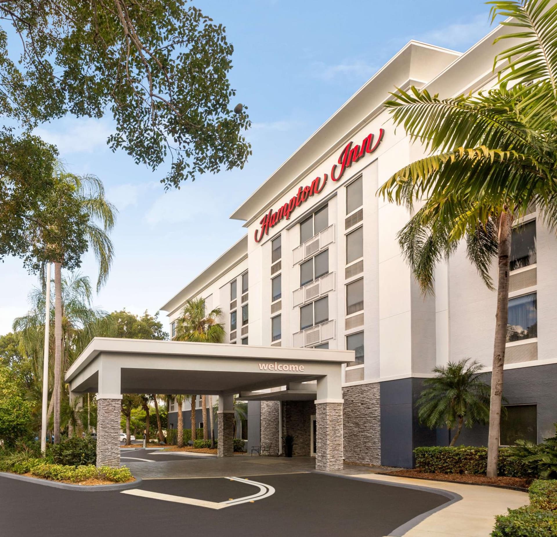 Hampton Inn Pembroke Pines exterior or lobby in Pembroke Pines, FL — main listing photo