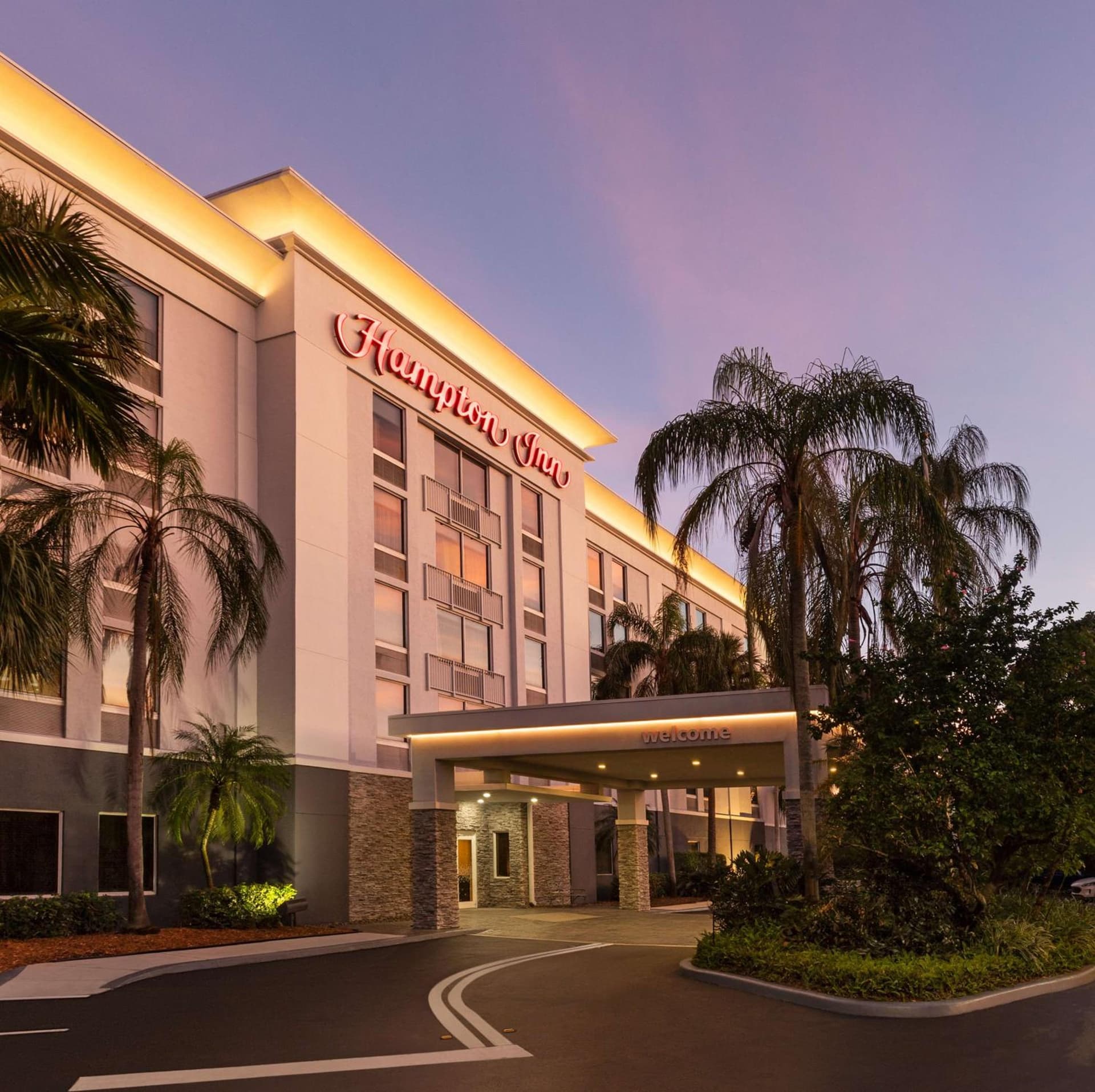 Hampton Inn Pembroke Pines interior in Pembroke Pines, FL — gallery photo 2