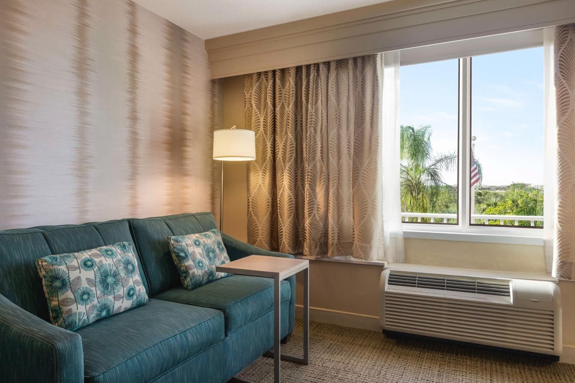 Hampton Inn Pembroke Pines gallery photo in Pembroke Pines, FL — image 32