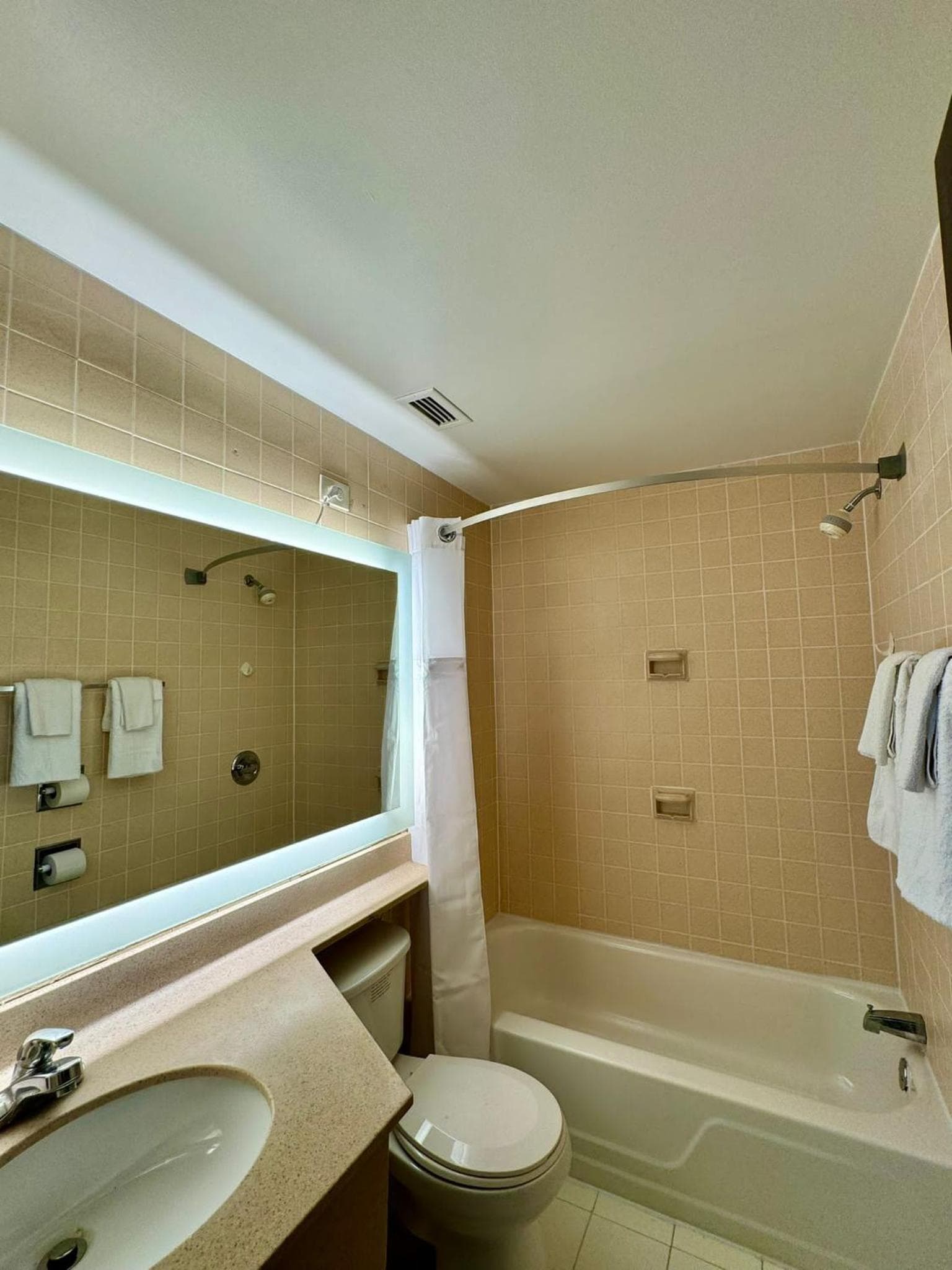 Inn at York gallery photo in York, PA — image 32