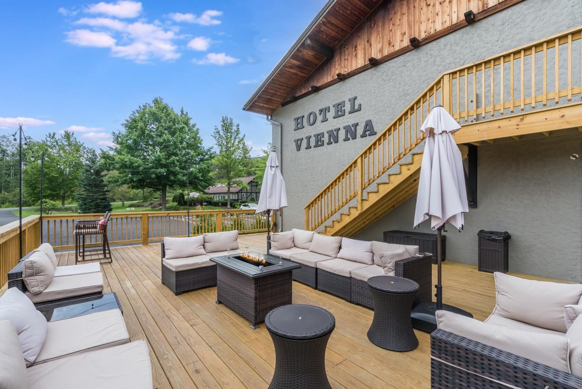 Hotel Vienna gallery photo in Windham — image 16