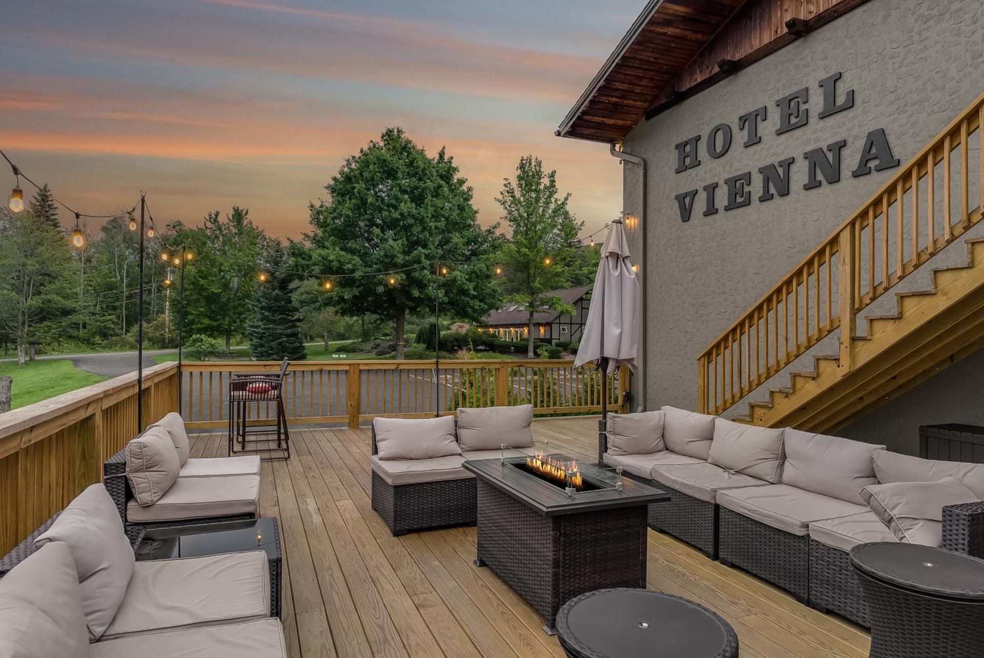 Hotel Vienna gallery photo in Windham — image 9