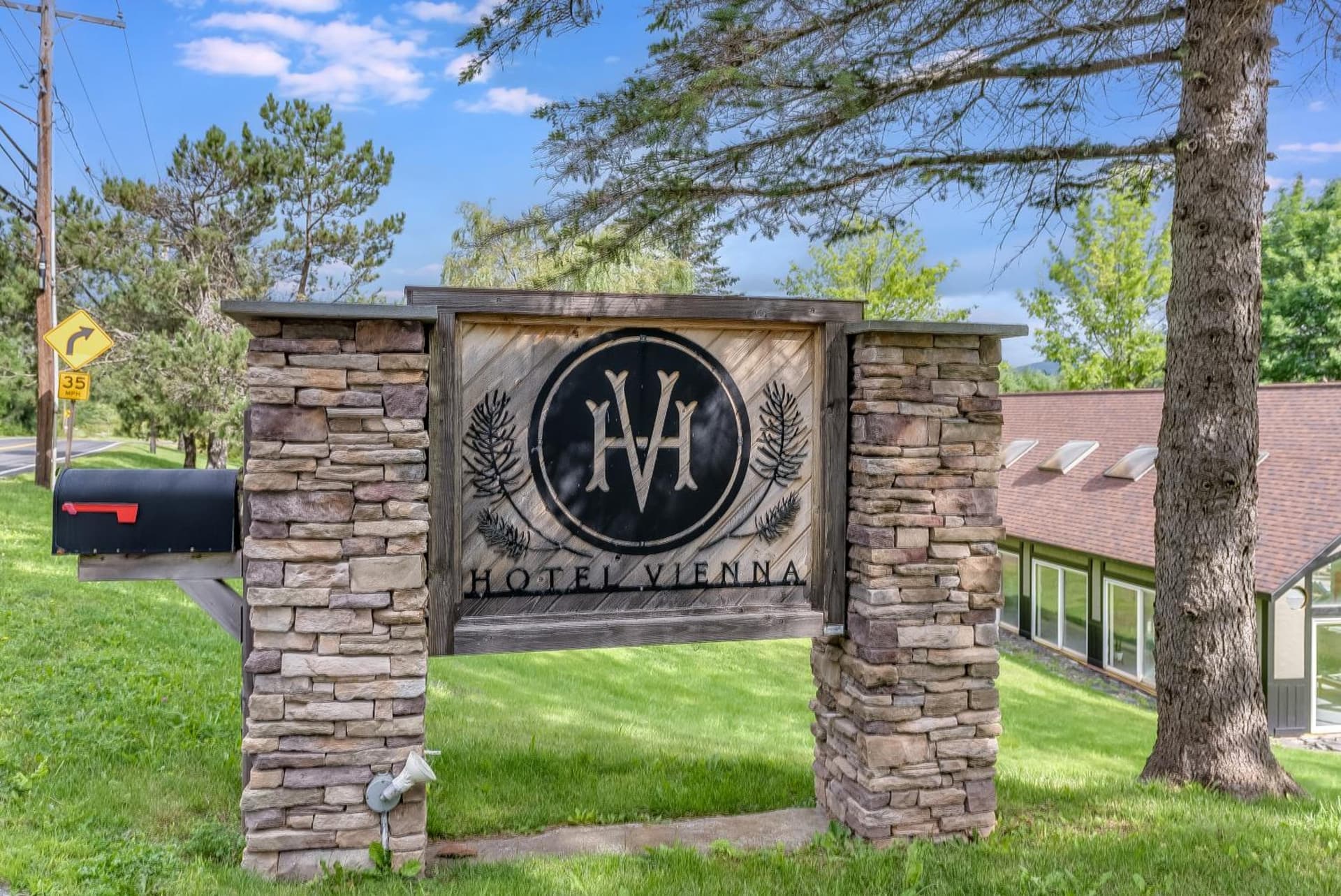 Hotel Vienna gallery photo in Windham — image 27
