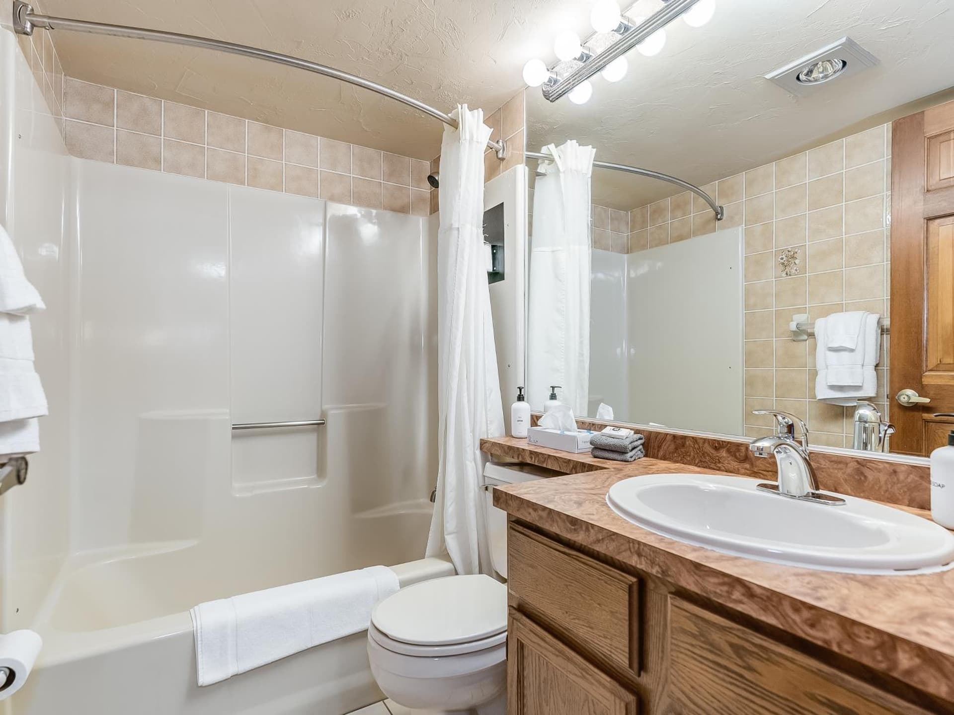 Hotel Vienna gallery photo in Windham — image 49