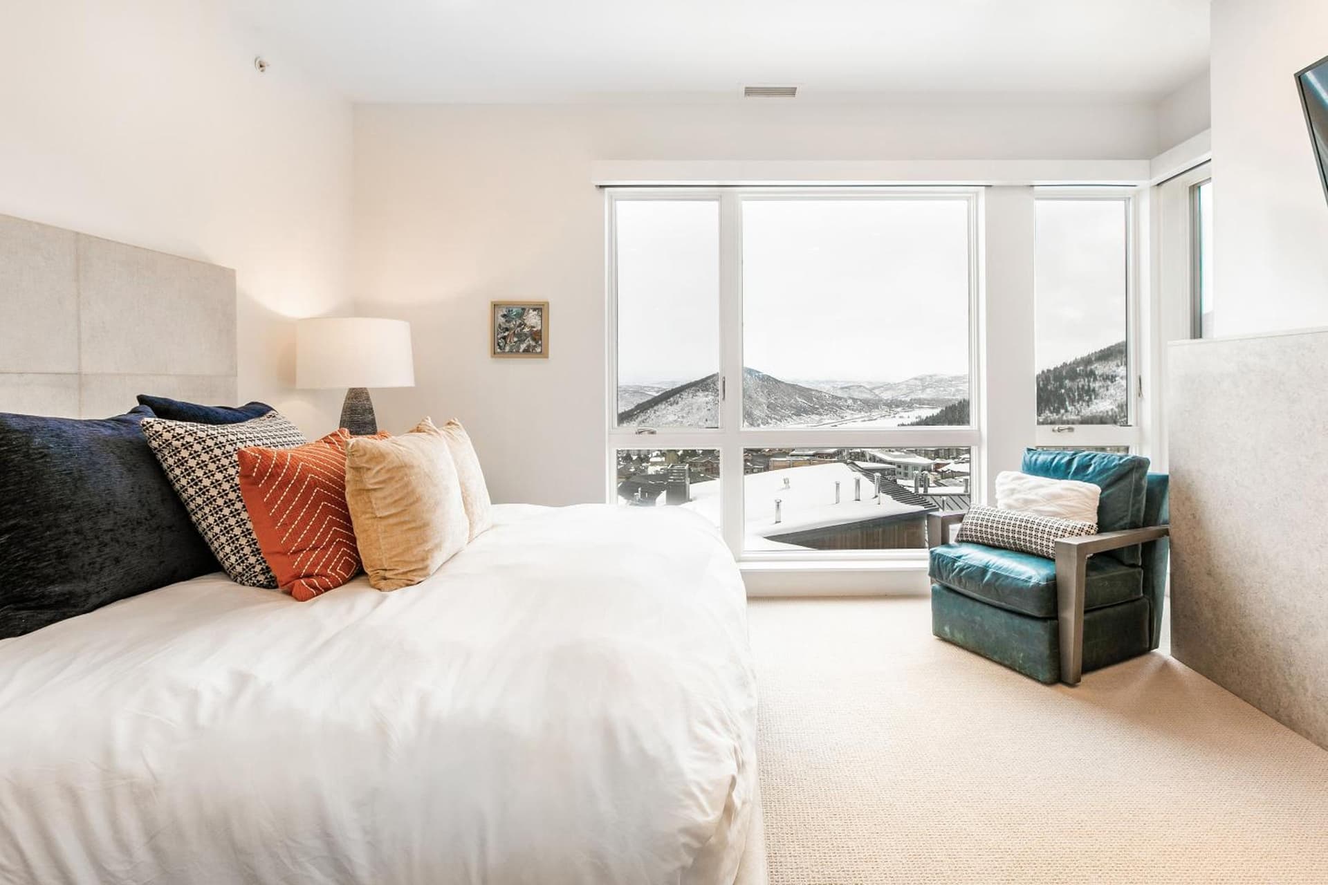Apex Residence by All Seasons Resort Lodging property views in Park City, UT — gallery photo 3