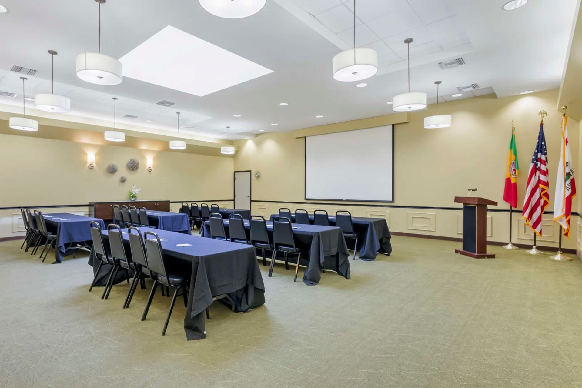 Best Western Canoga Park Motor Inn gallery photo in Canoga Park, CA — image 23