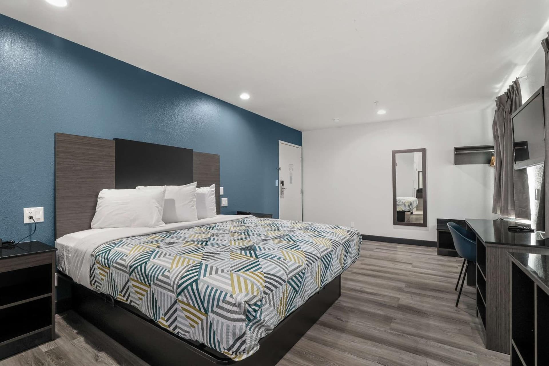 Studio 6 Suites Perris, CA gallery photo in Perris, CA — image 47