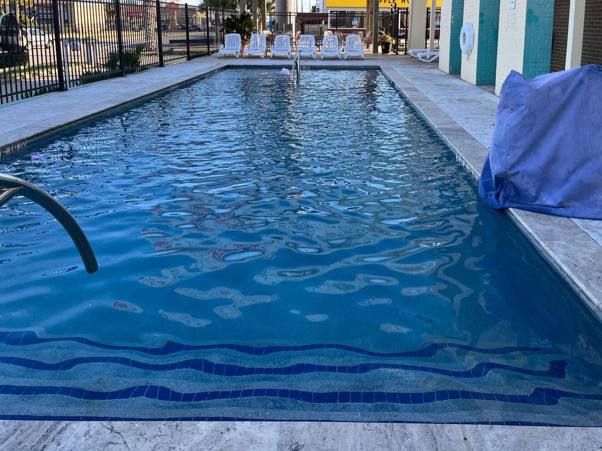 Motel 6 Classic Galveston, TX Beach-Seawall gallery photo in Galveston, TX — image 13