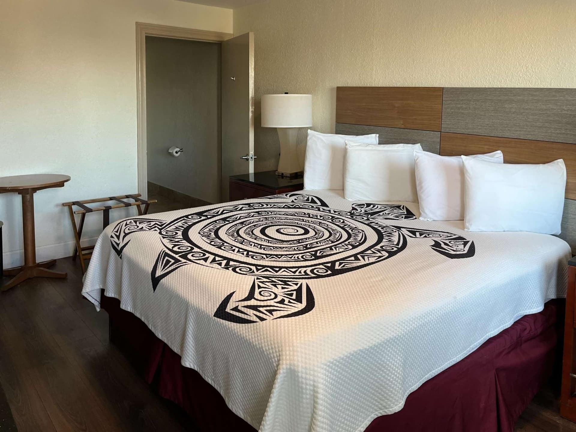 Motel 6 Classic Galveston, TX Beach-Seawall gallery photo in Galveston, TX — image 21