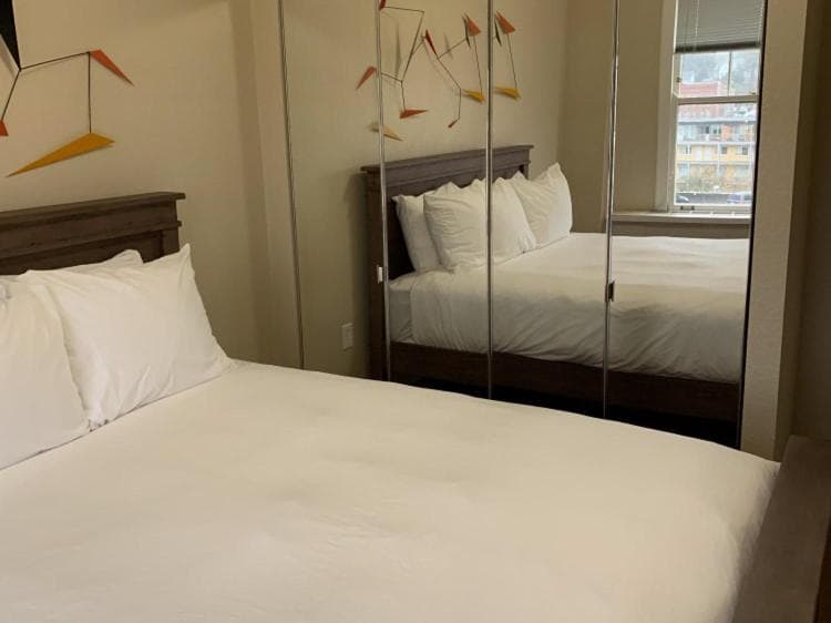 Hotel Leo gallery photo in Bellingham, WA — image 58