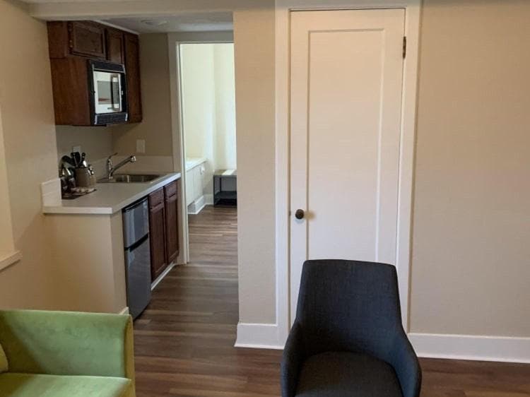 Hotel Leo gallery photo in Bellingham, WA — image 65