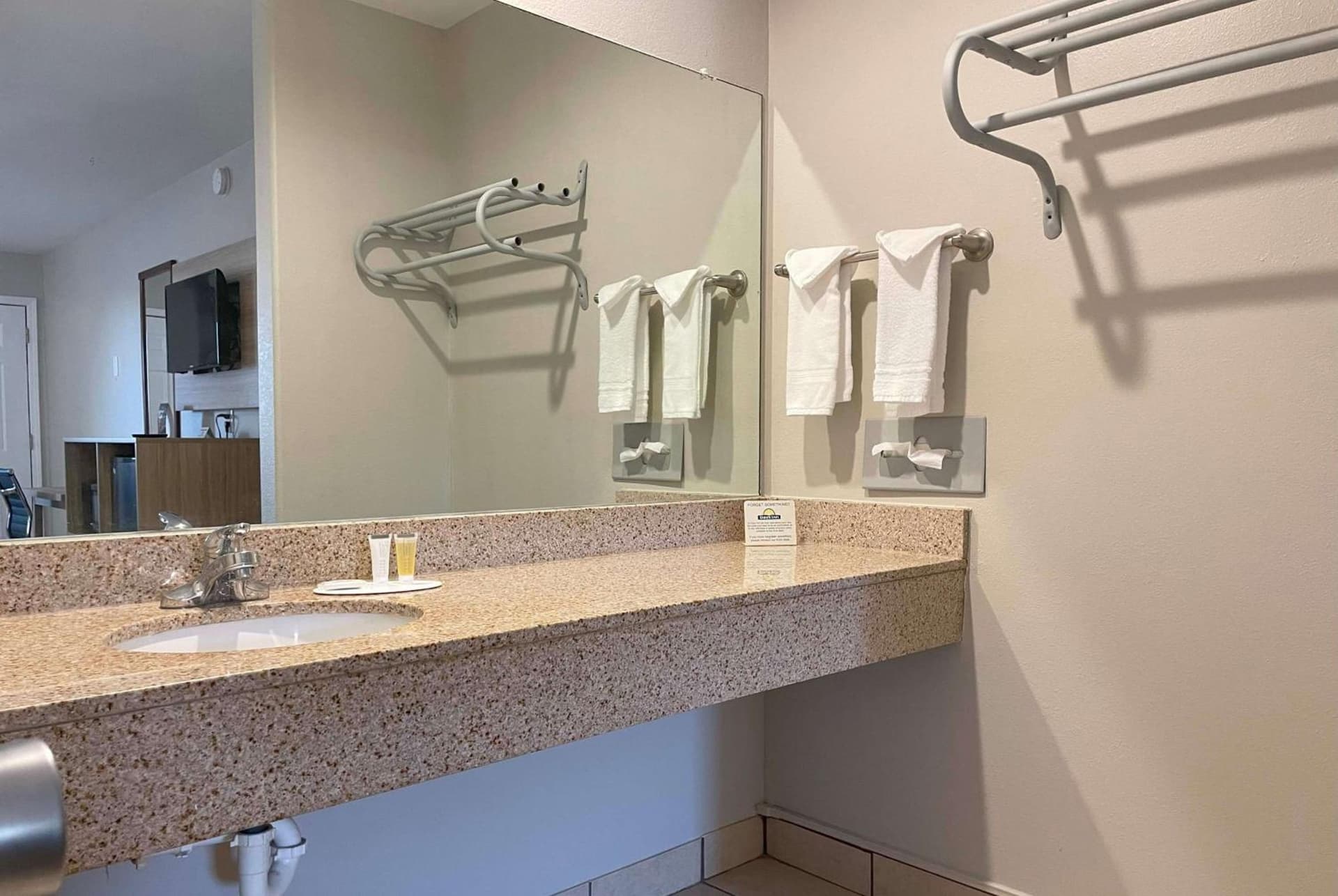 Days Inn by Wyndham Temple gallery photo in Temple, TX — image 22