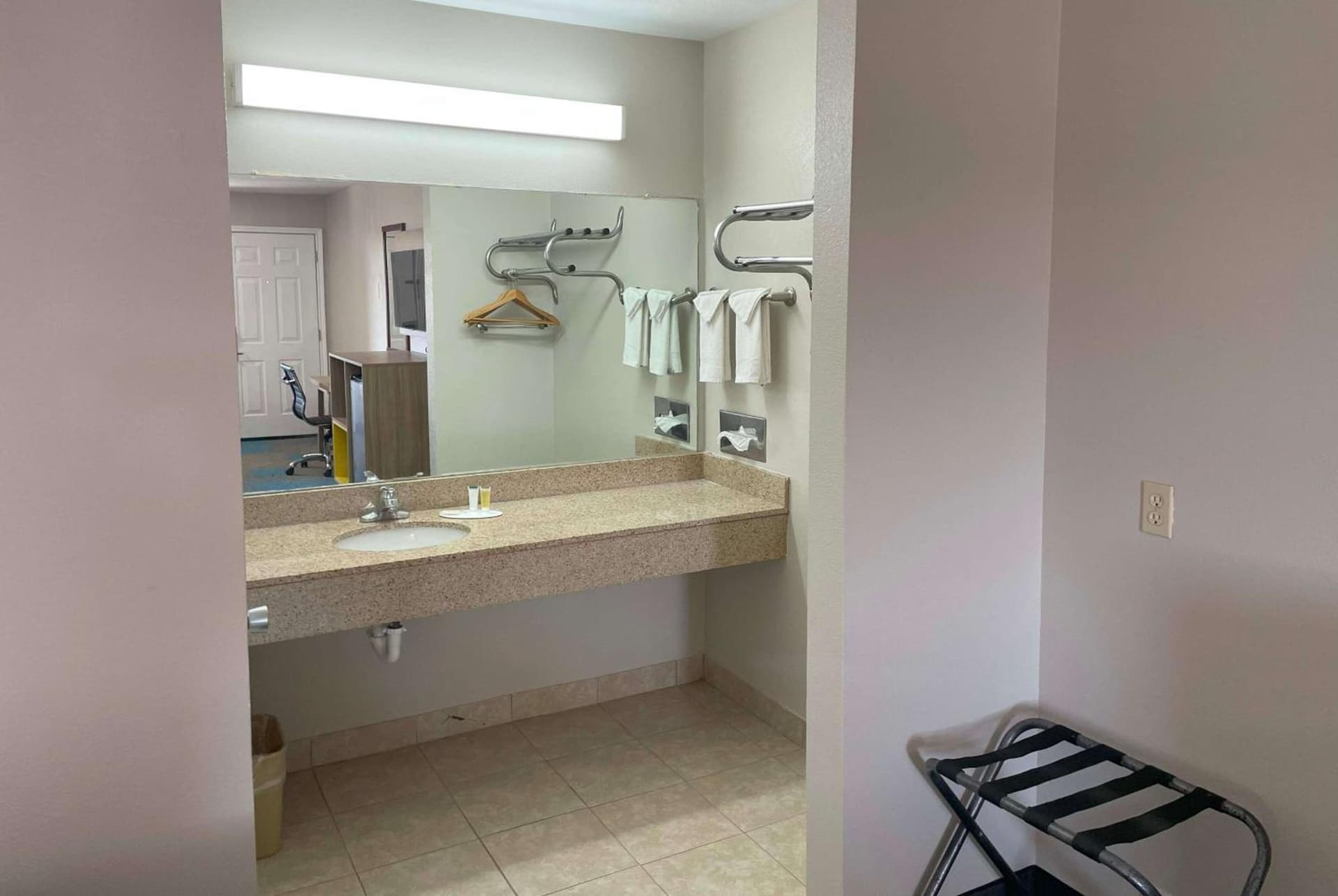 Days Inn by Wyndham Temple gallery photo in Temple, TX — image 14
