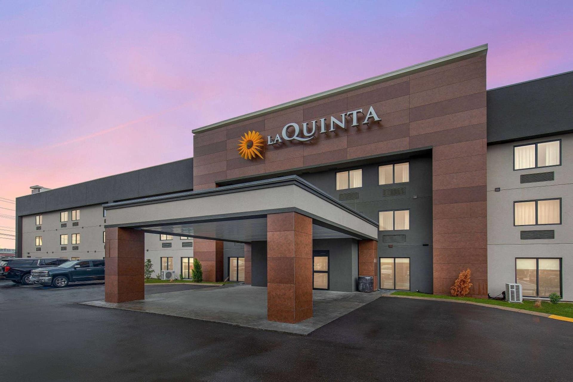 La Quinta by Wyndham Nashville Airport featured exterior or lobby in Nashville, TN — similar hotel