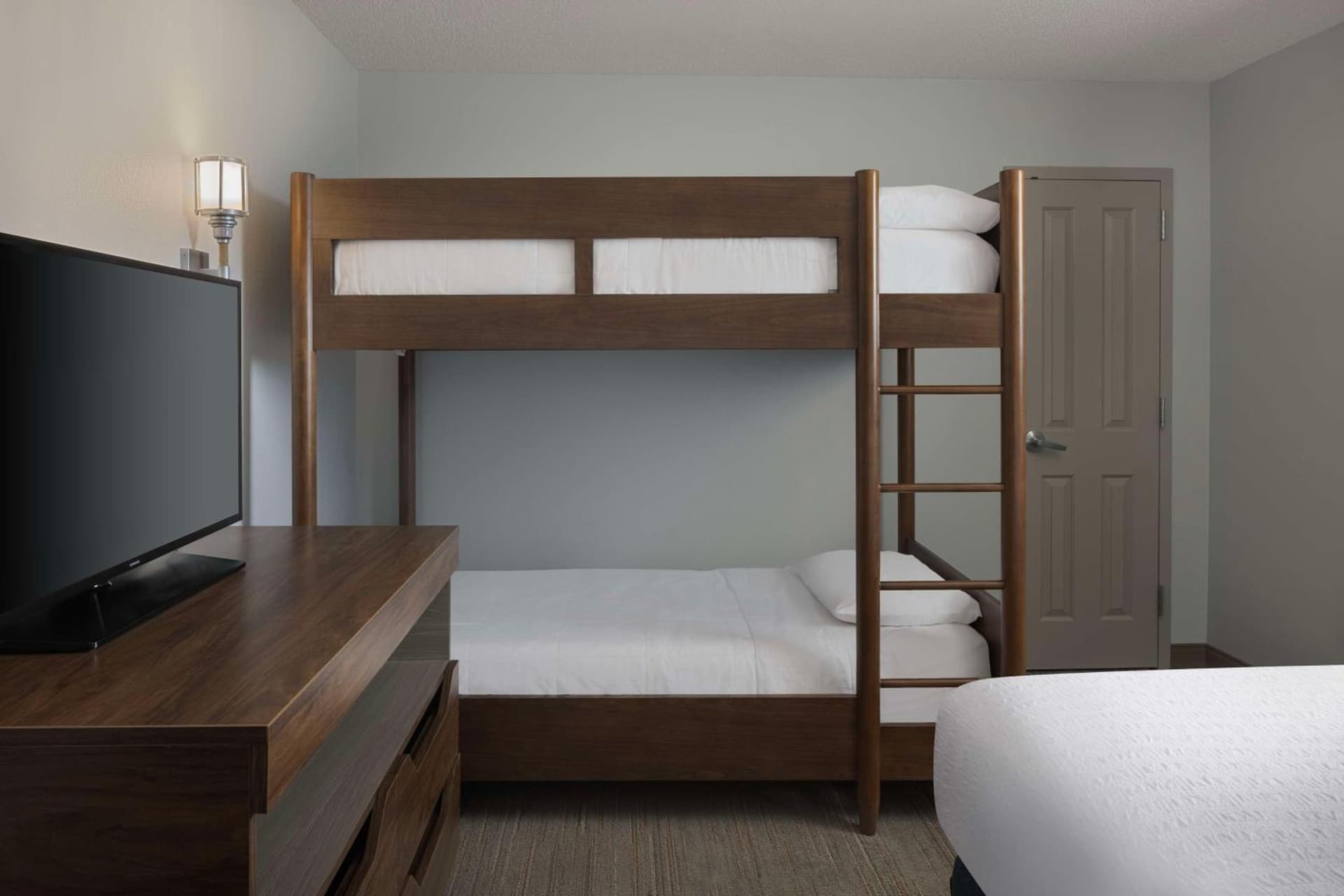 Hampton Inn & Suites Myrtle Beach Oceanfront gallery photo in Myrtle Beach, SC — image 59