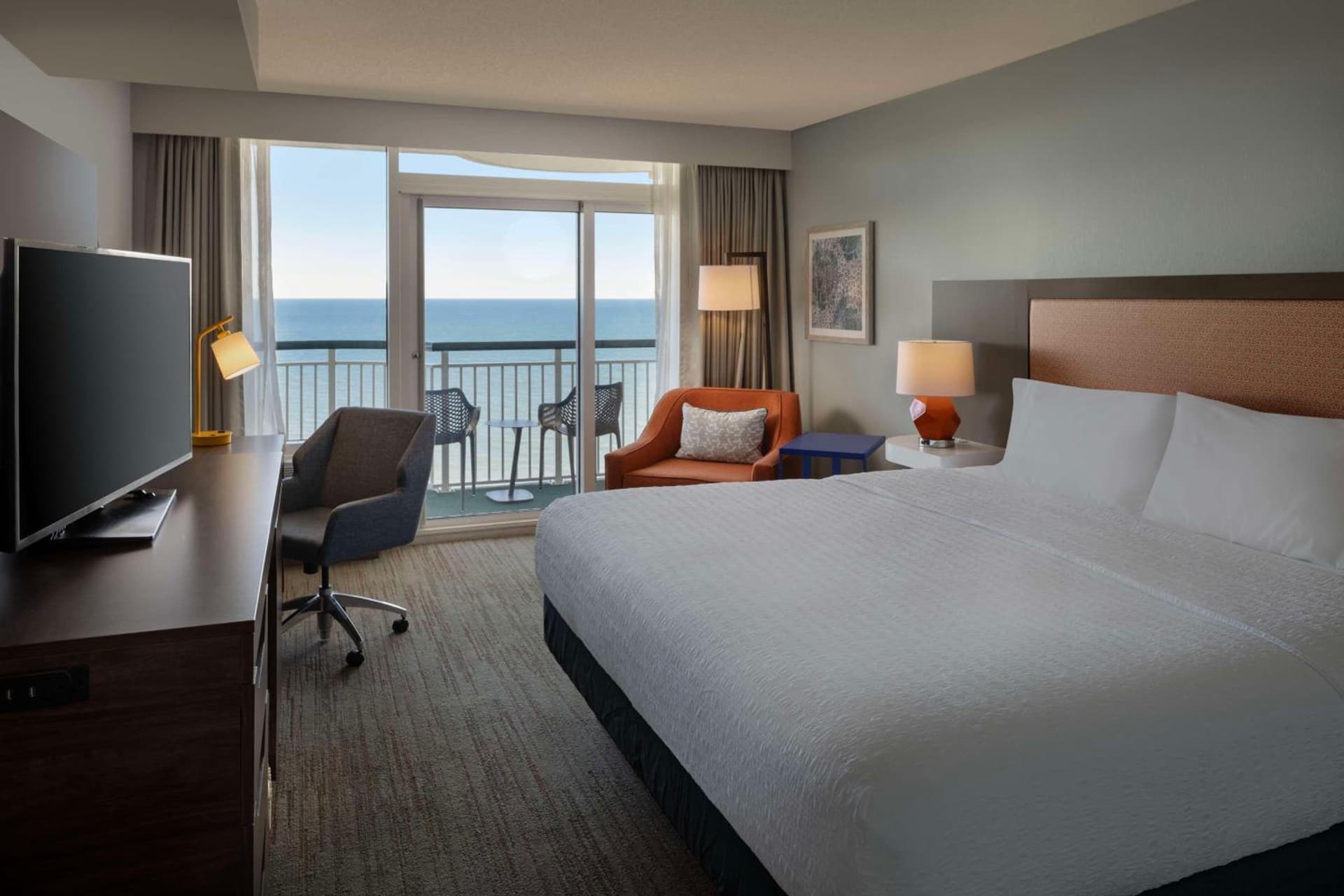 Hampton Inn & Suites Myrtle Beach Oceanfront gallery photo in Myrtle Beach, SC — image 51