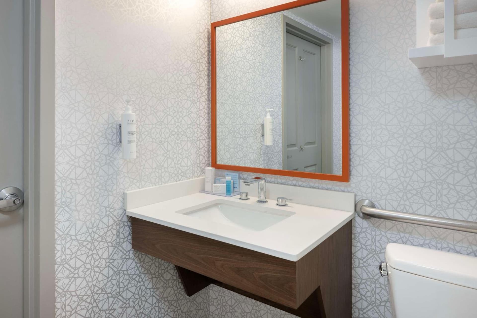 Hampton Inn & Suites Myrtle Beach Oceanfront gallery photo in Myrtle Beach, SC — image 44