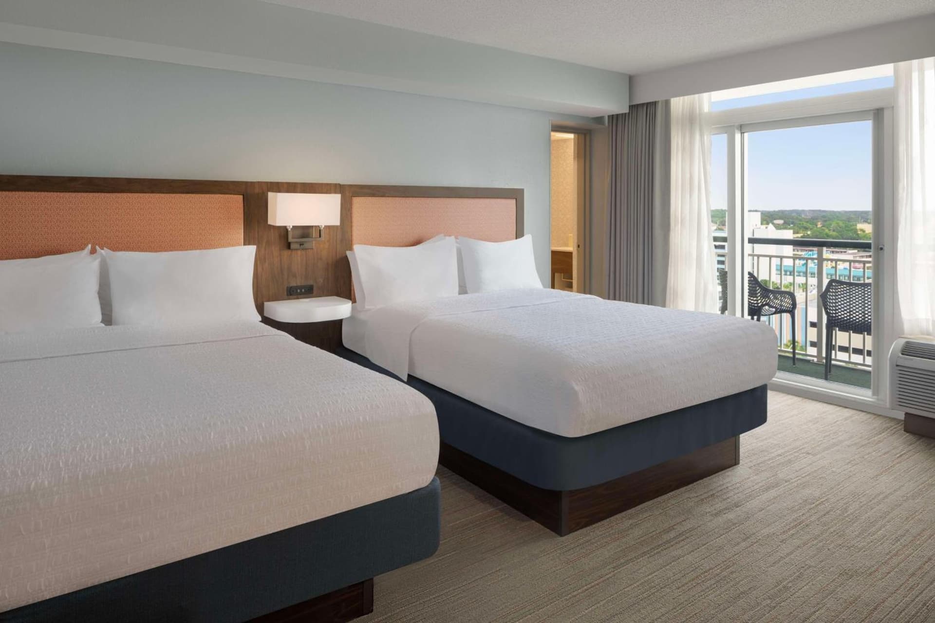 Hampton Inn & Suites Myrtle Beach Oceanfront gallery photo in Myrtle Beach, SC — image 39