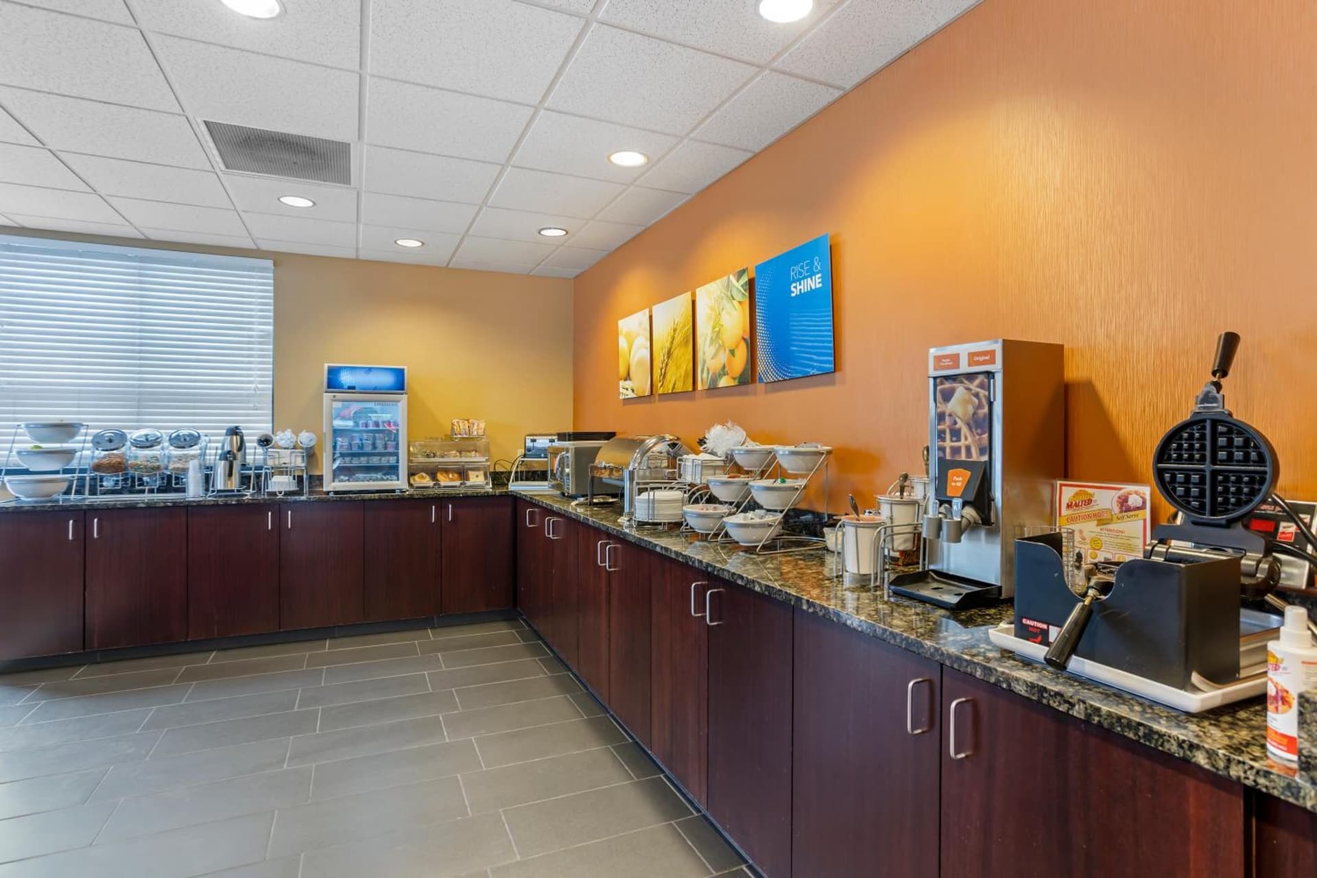 Comfort Inn & Suites Sayre interior in Sayre, PA — gallery photo 2