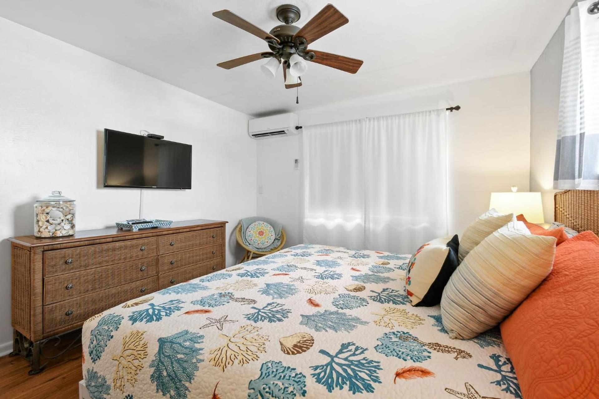 Sunshine shores boutique apartments property views in Palm Beach Shores, FL — gallery photo 3