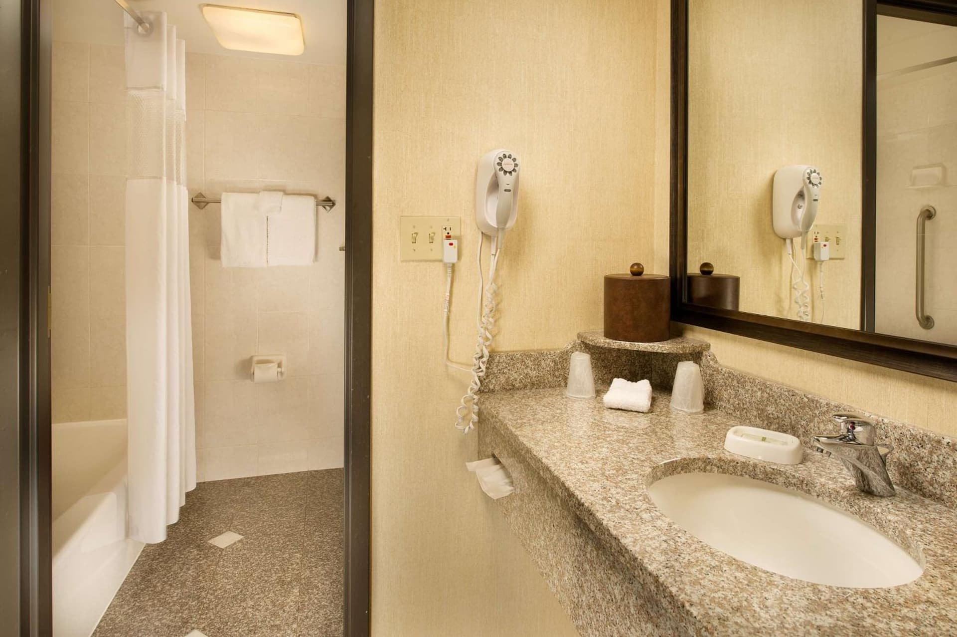 Prado Hotel by Choice Hotels gallery photo in Ridgeland, MS — image 10