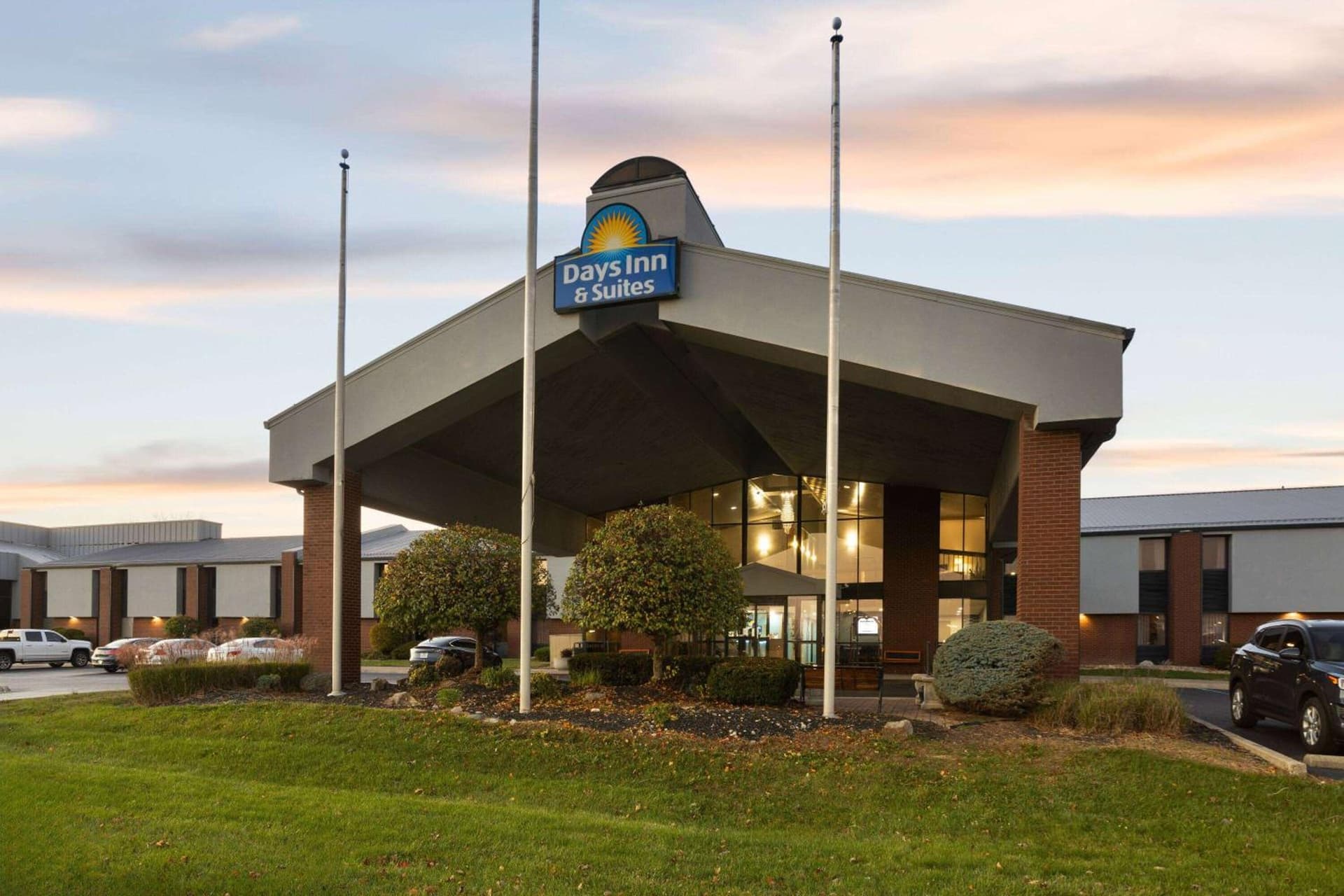 Days Inn & Suites by Wyndham Northwest Indianapolis interior in Indianapolis, IN — gallery photo 2