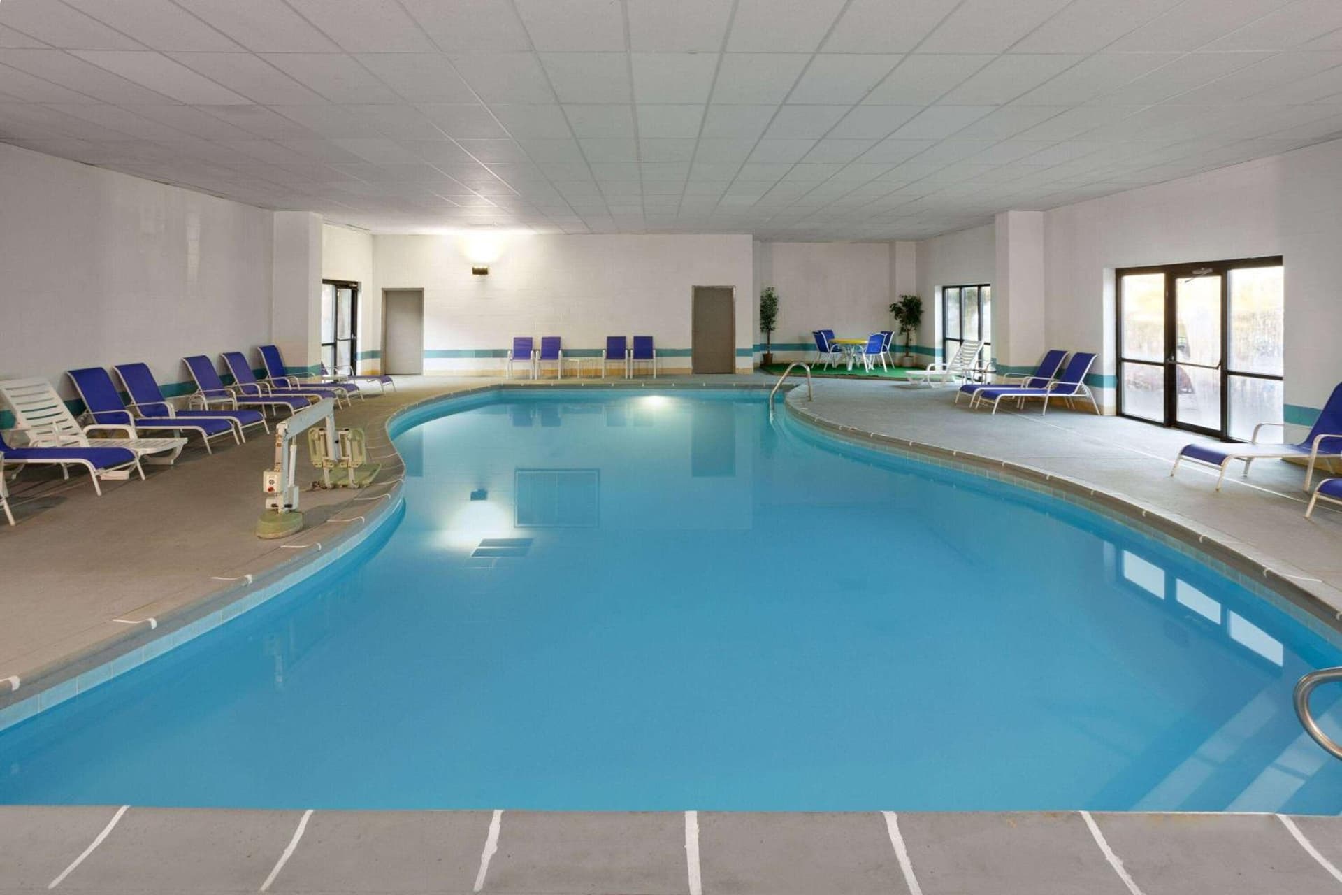 Days Inn & Suites by Wyndham Northwest Indianapolis gallery photo in Indianapolis, IN — image 26